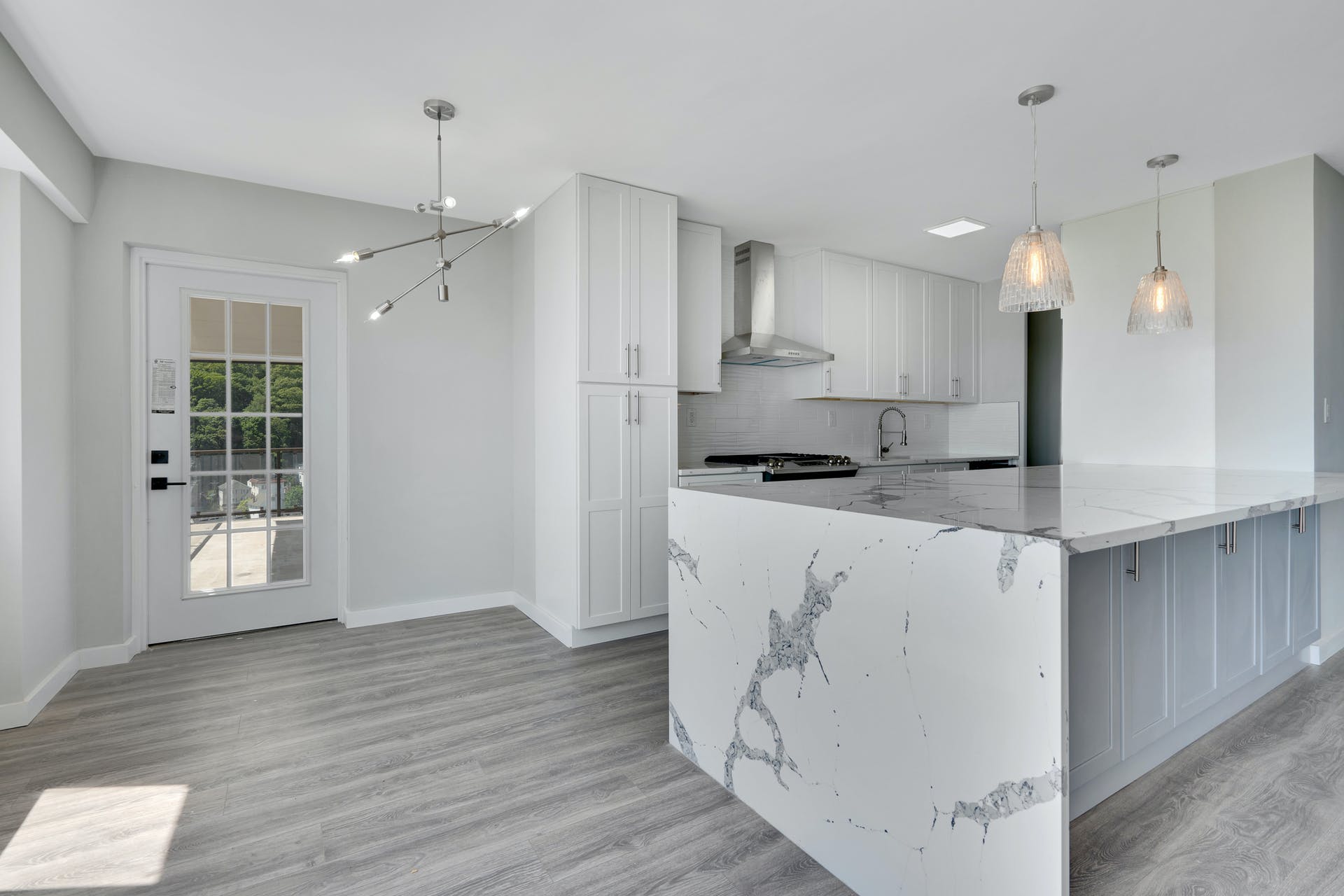 1203 River Road #18L 