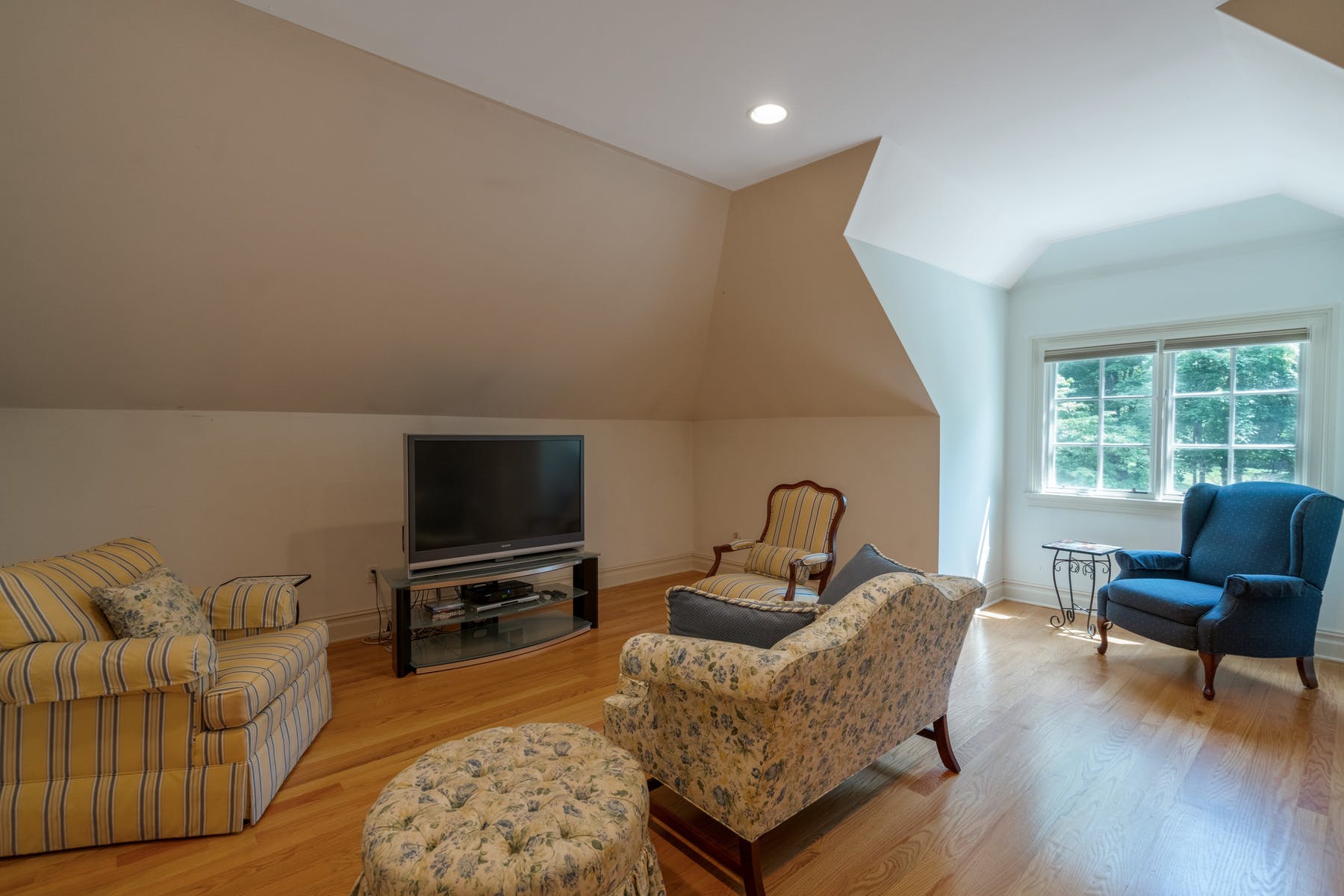 150 E Allendale Rd