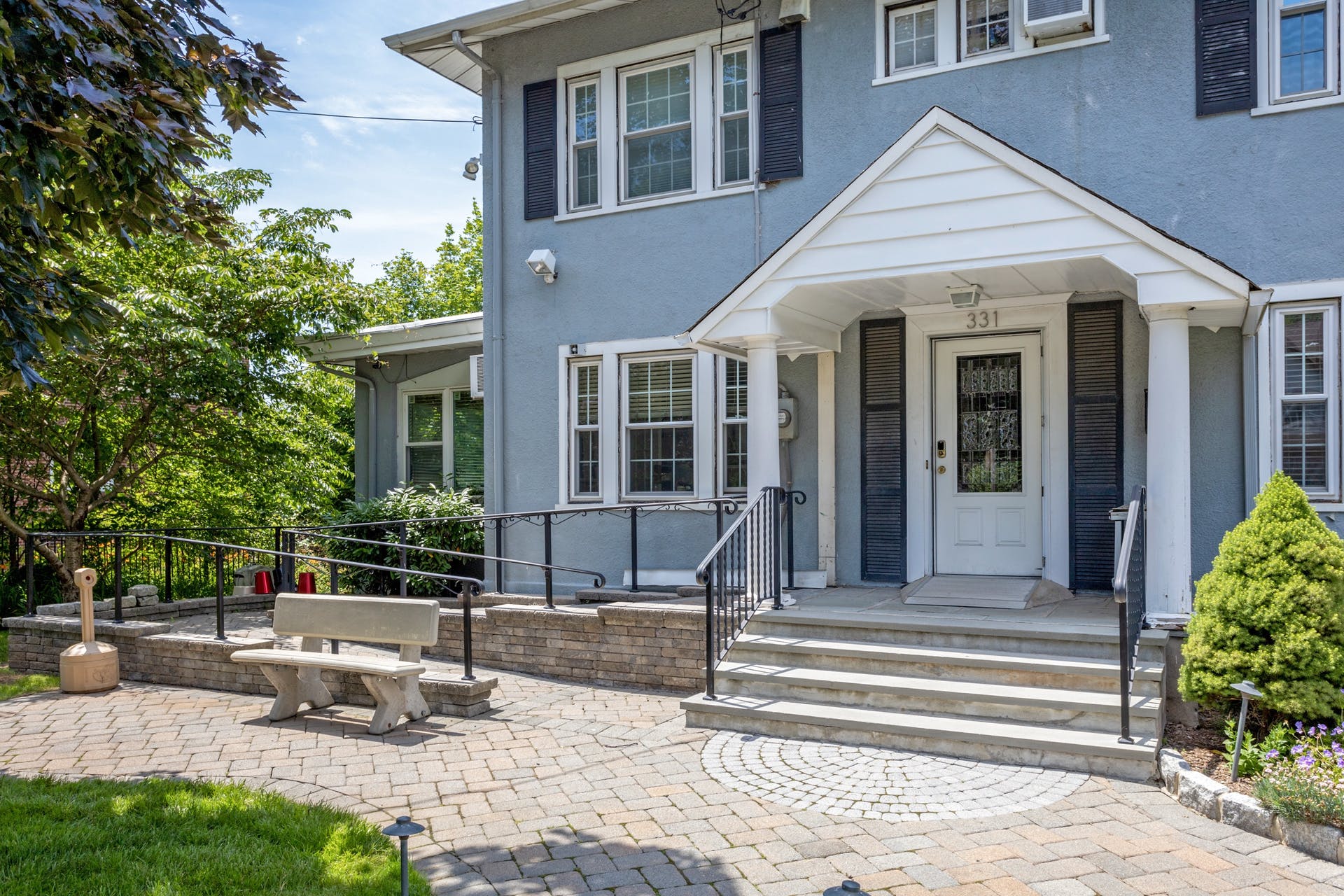 331 Summit Ave
