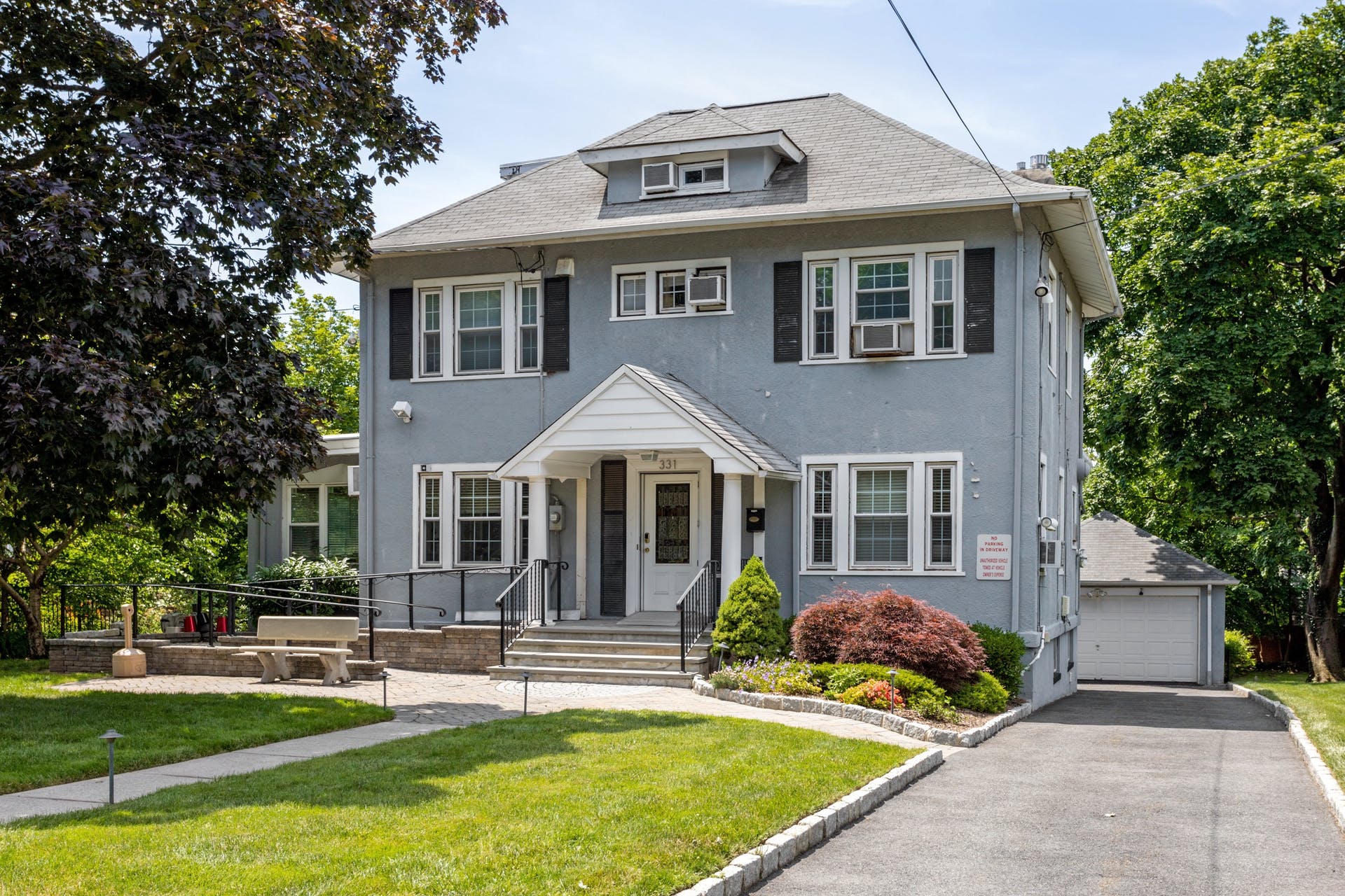 331 Summit Ave