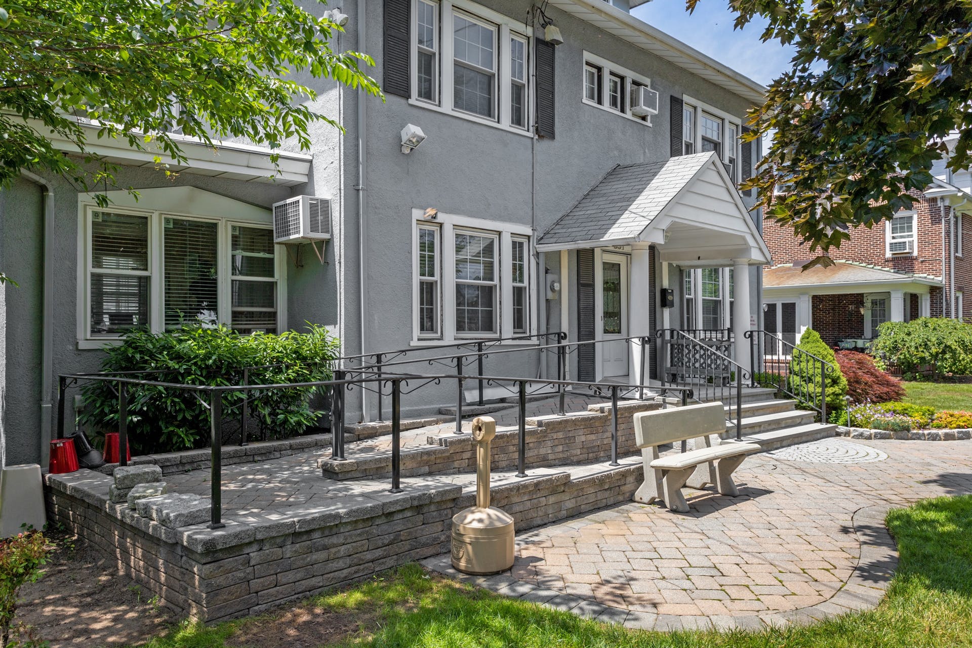 331 Summit Ave