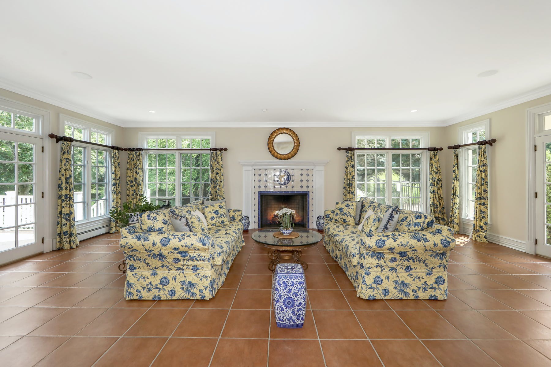 28 Tudor Rose Ter