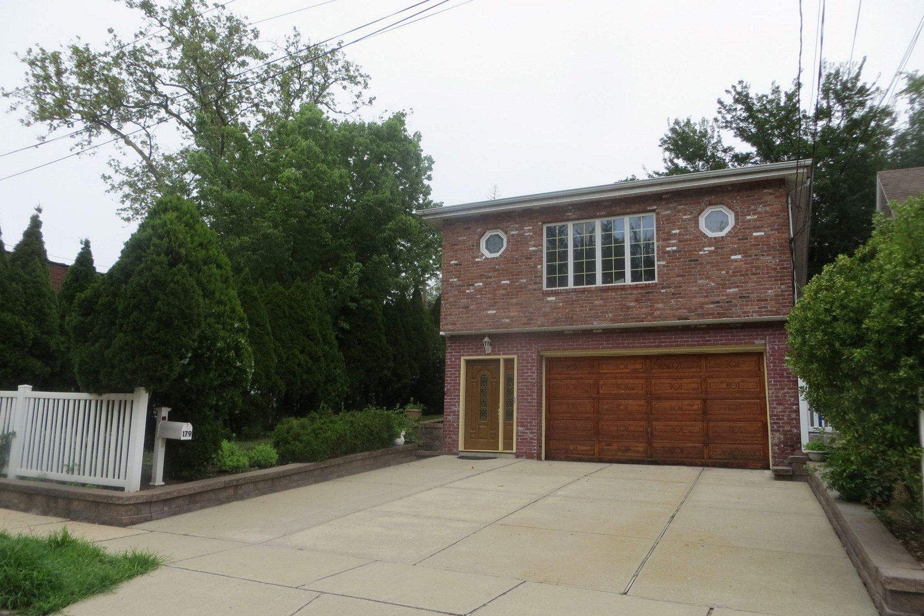 179 W Shore Ave