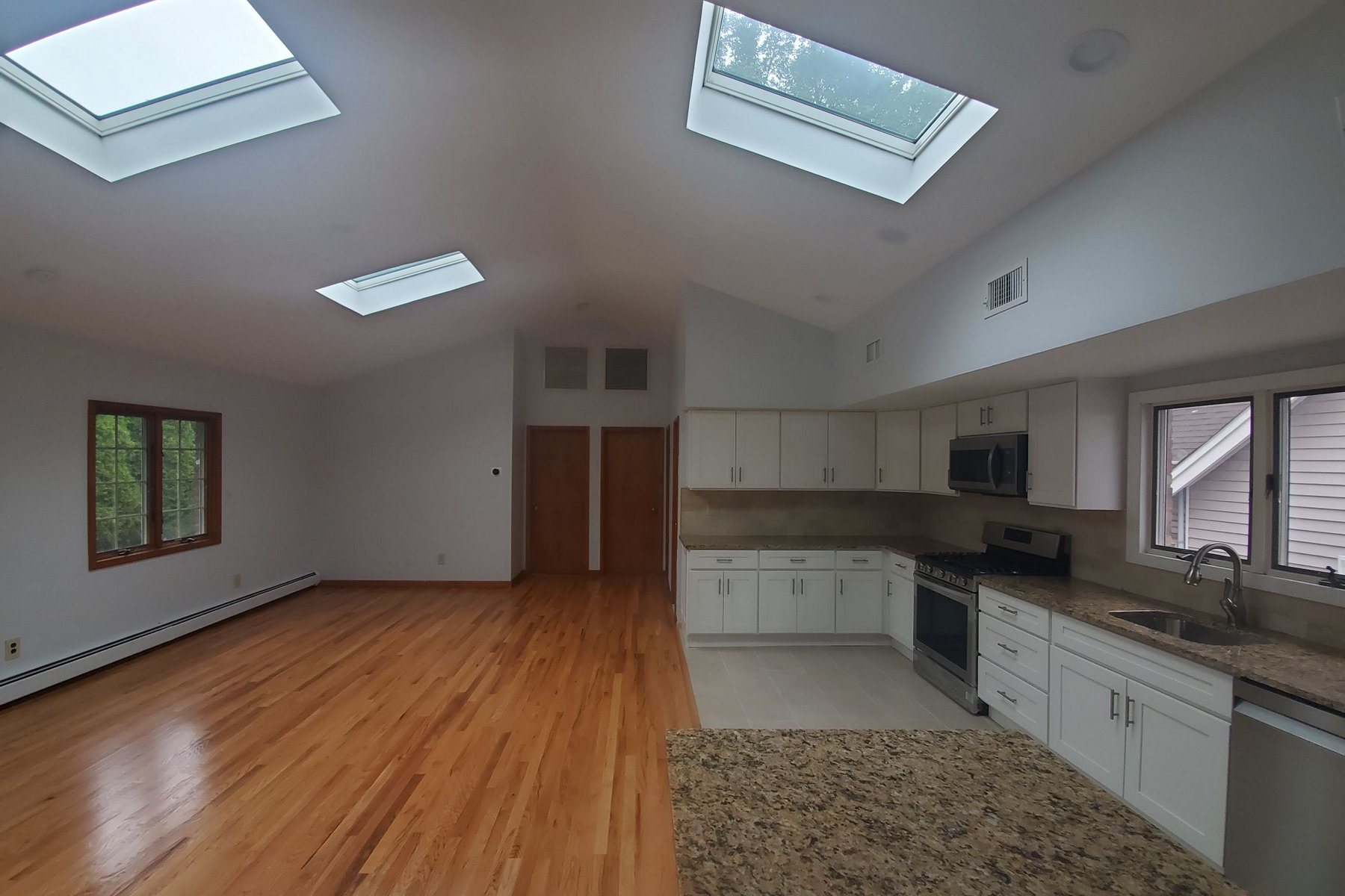 179 W Shore Ave