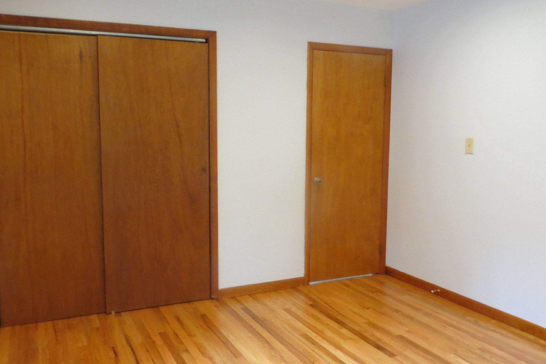 179 W Shore Ave