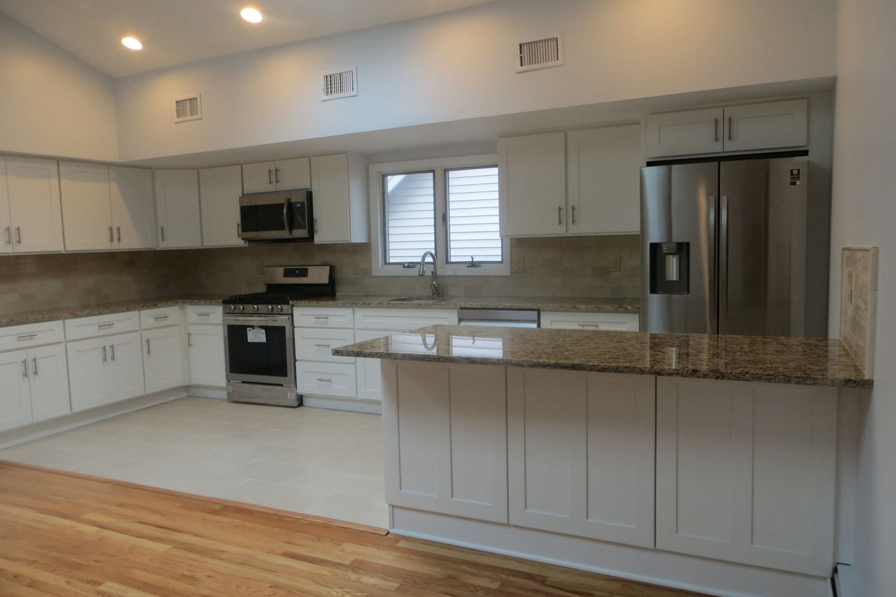 179 W Shore Ave