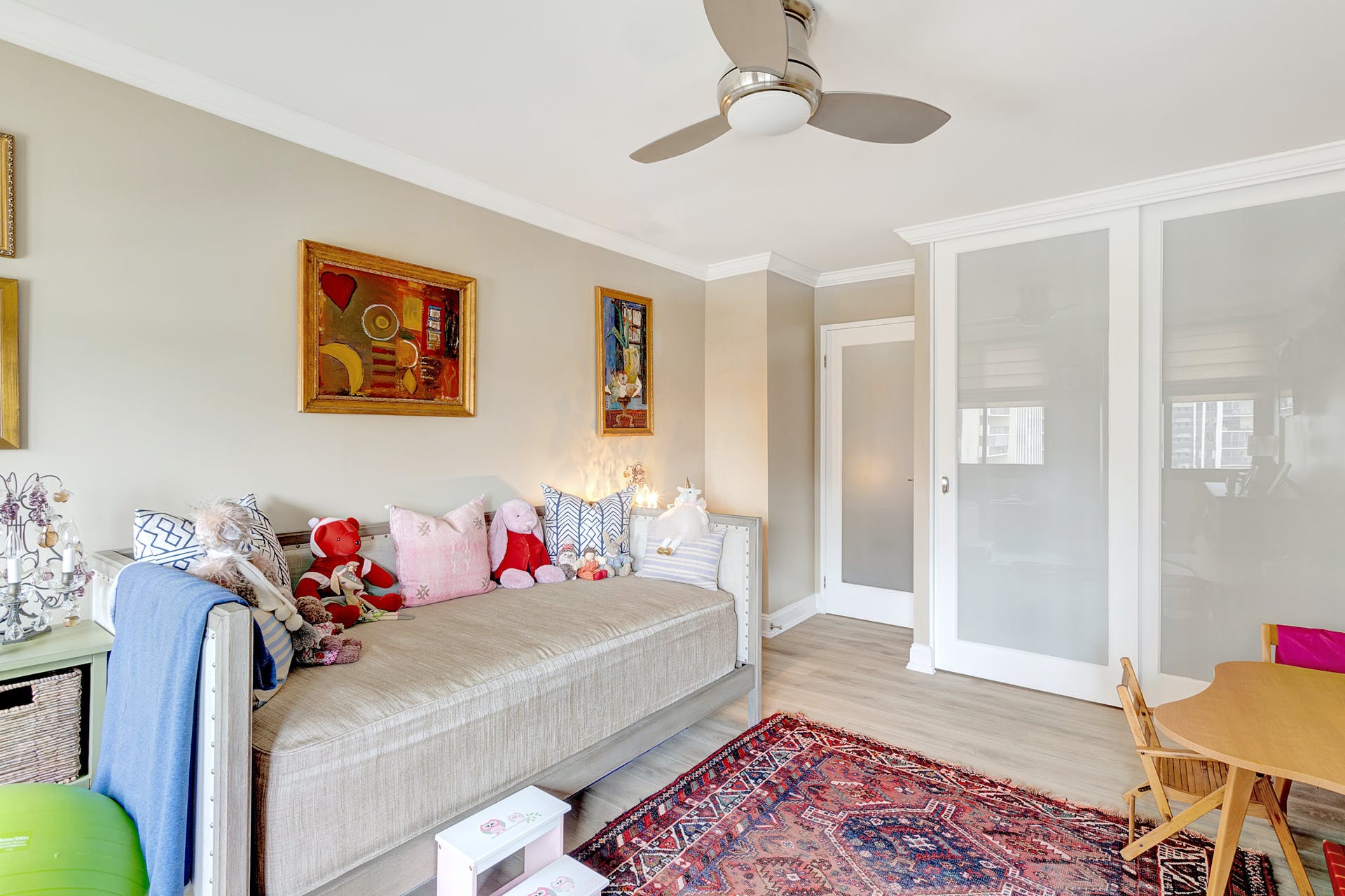 300 Winston Dr 811