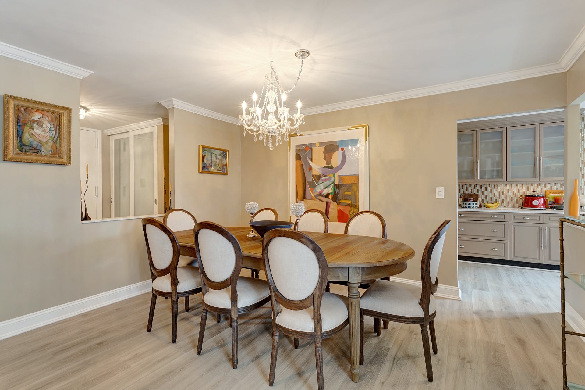 300 Winston Dr 811