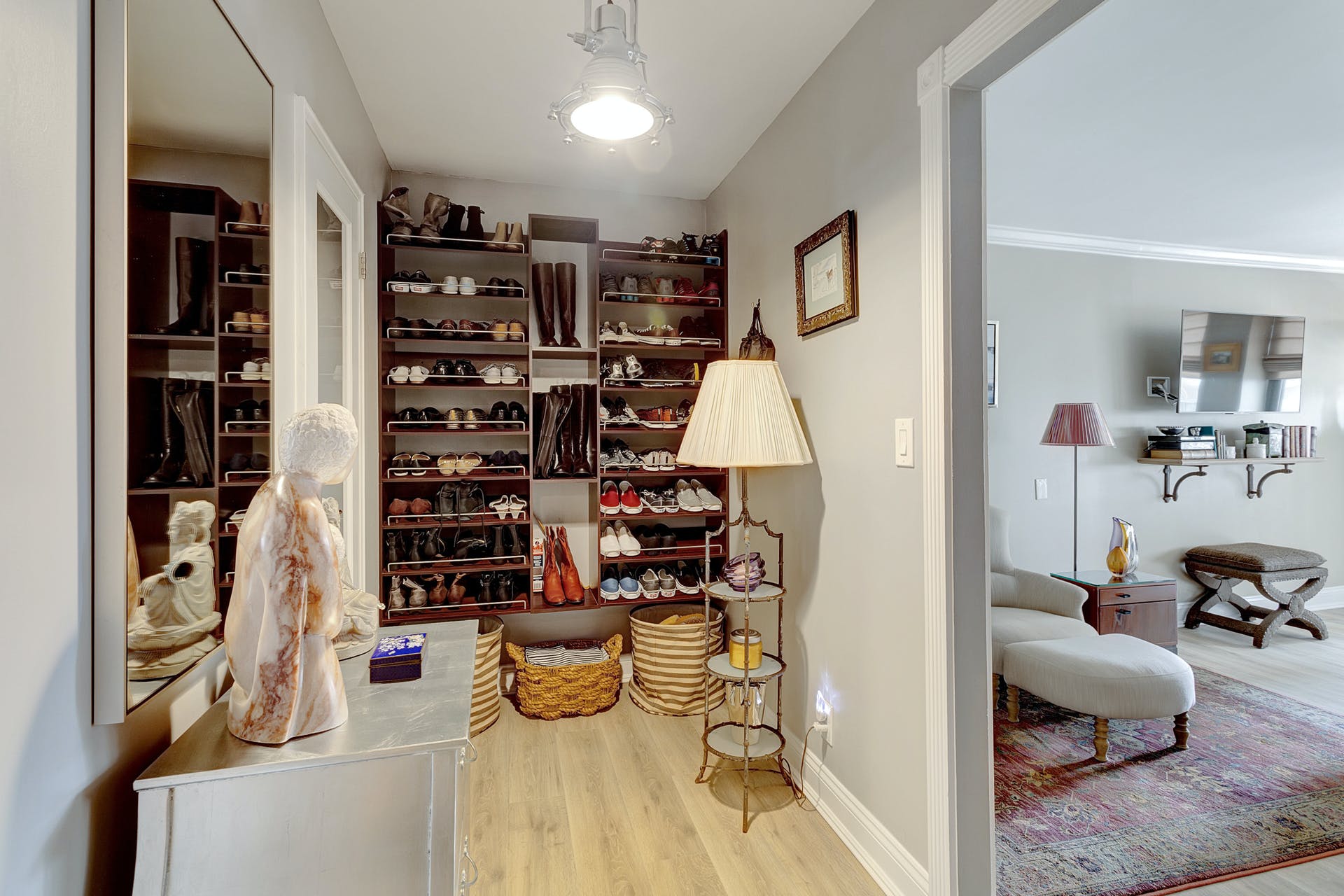 300 Winston Dr 811