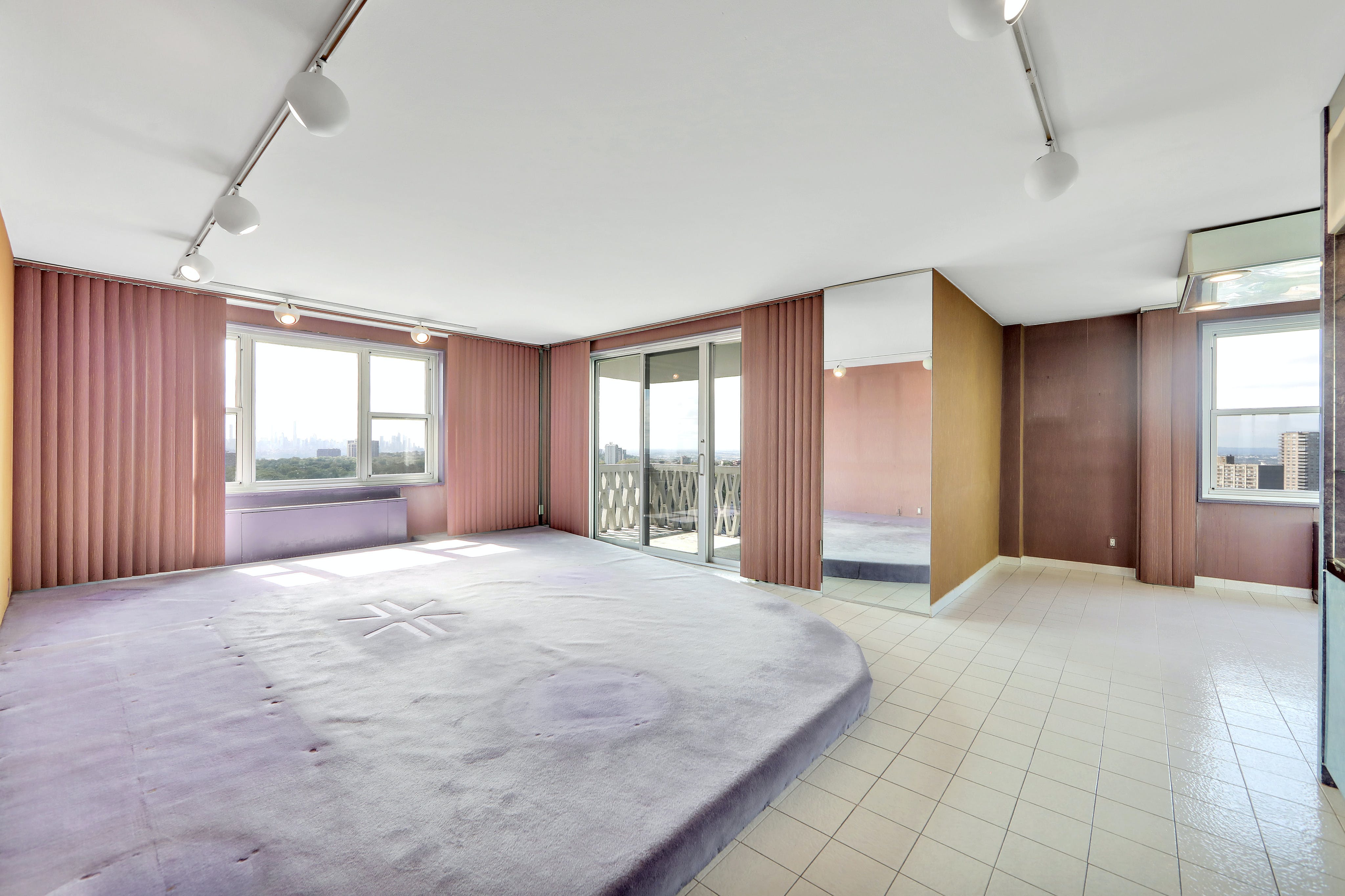 2000 Linwood Avenue #20K