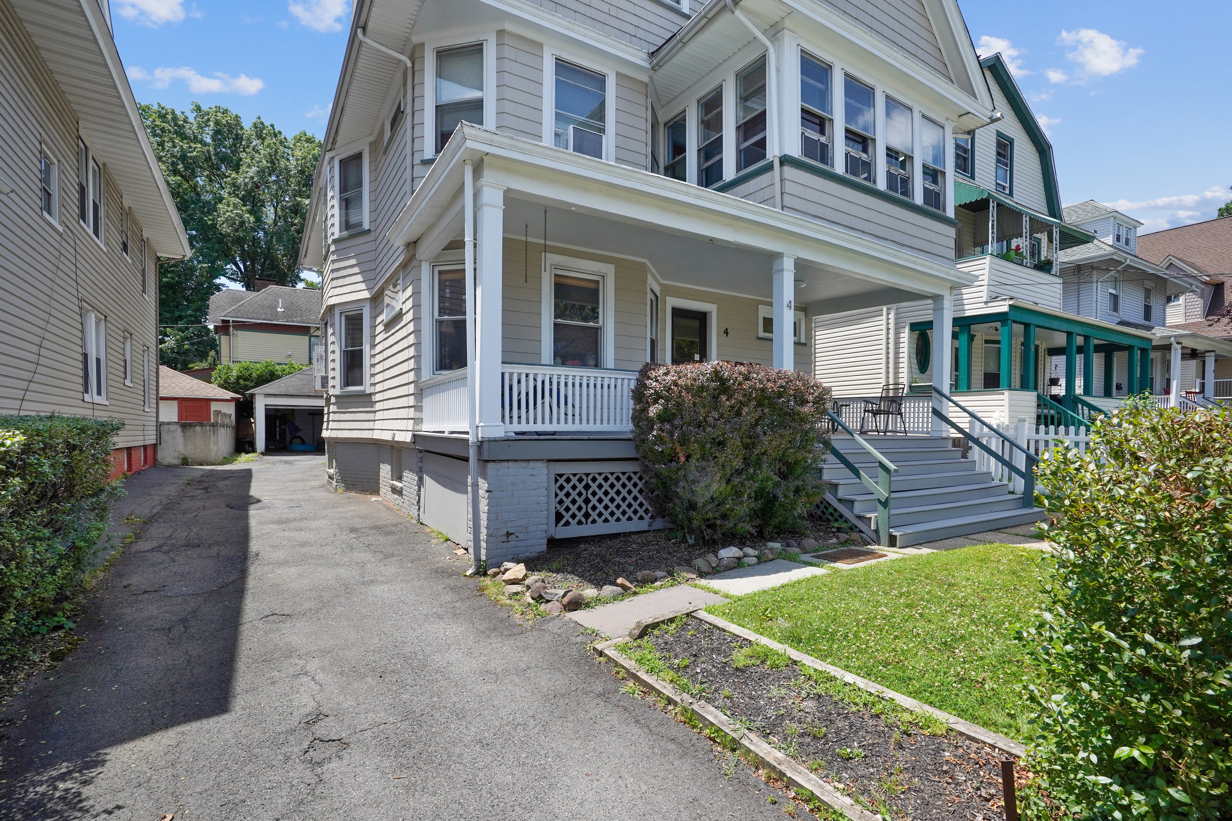 4 Hawthorne Place
