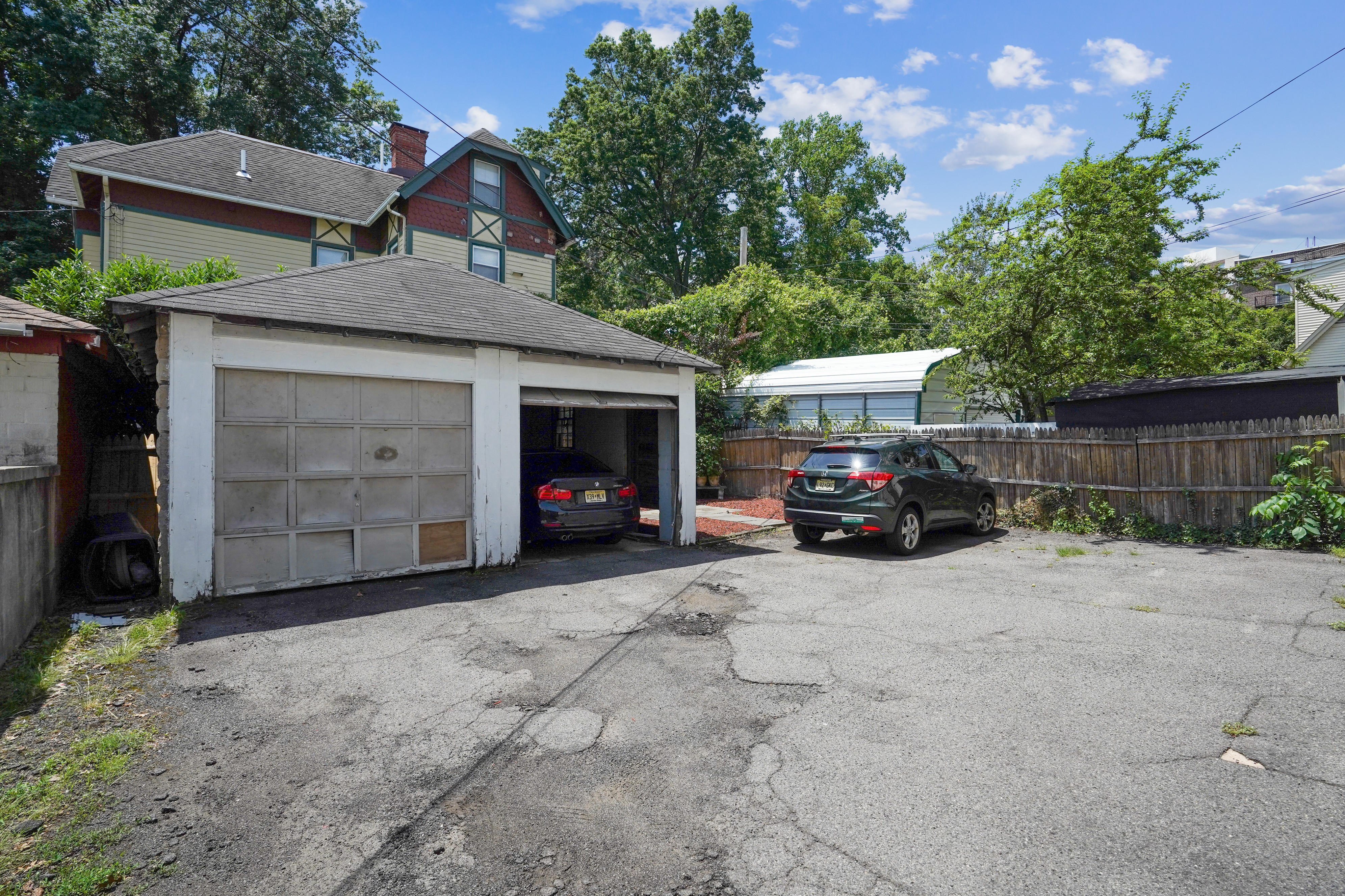 4 Hawthorne Place