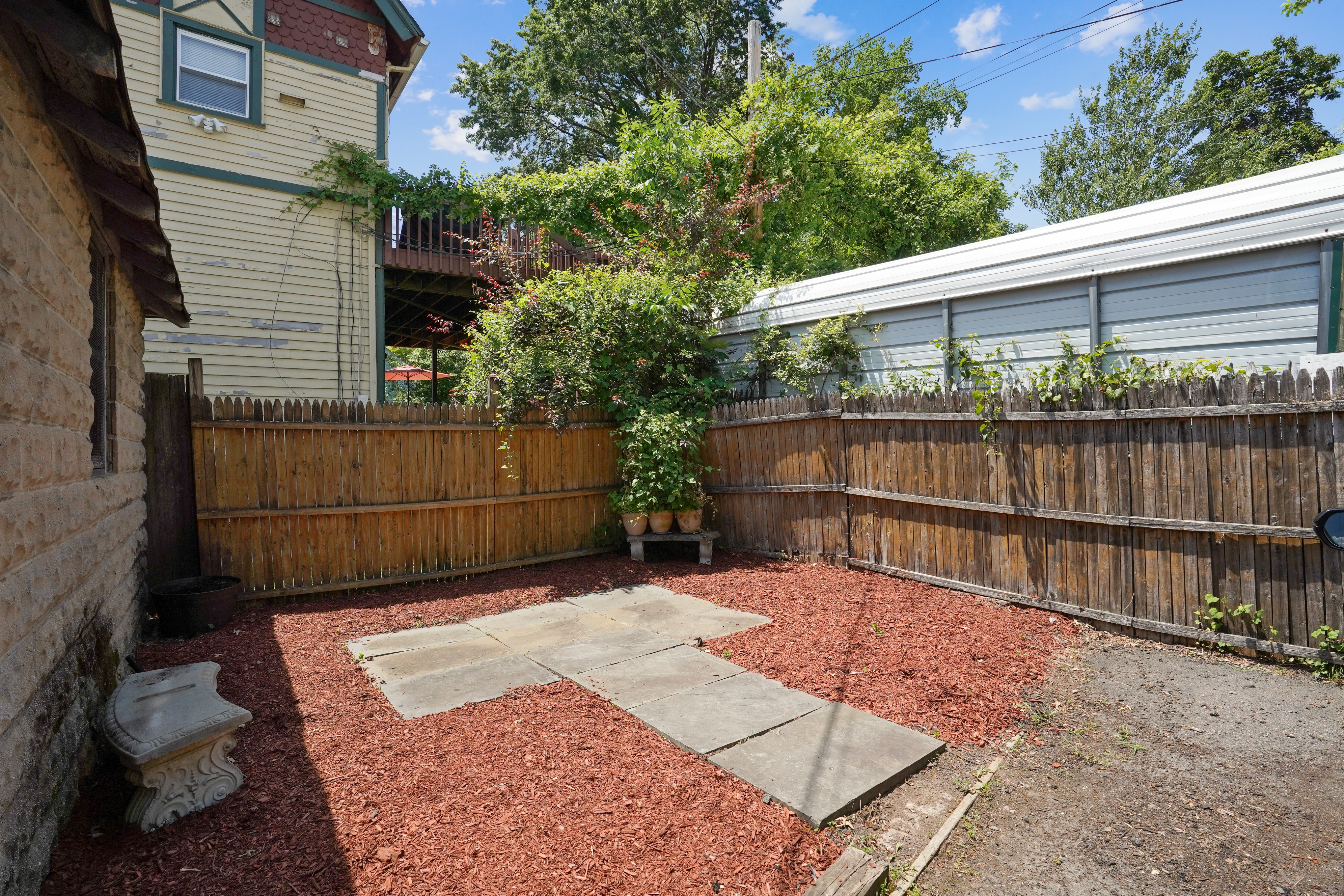4 Hawthorne Place