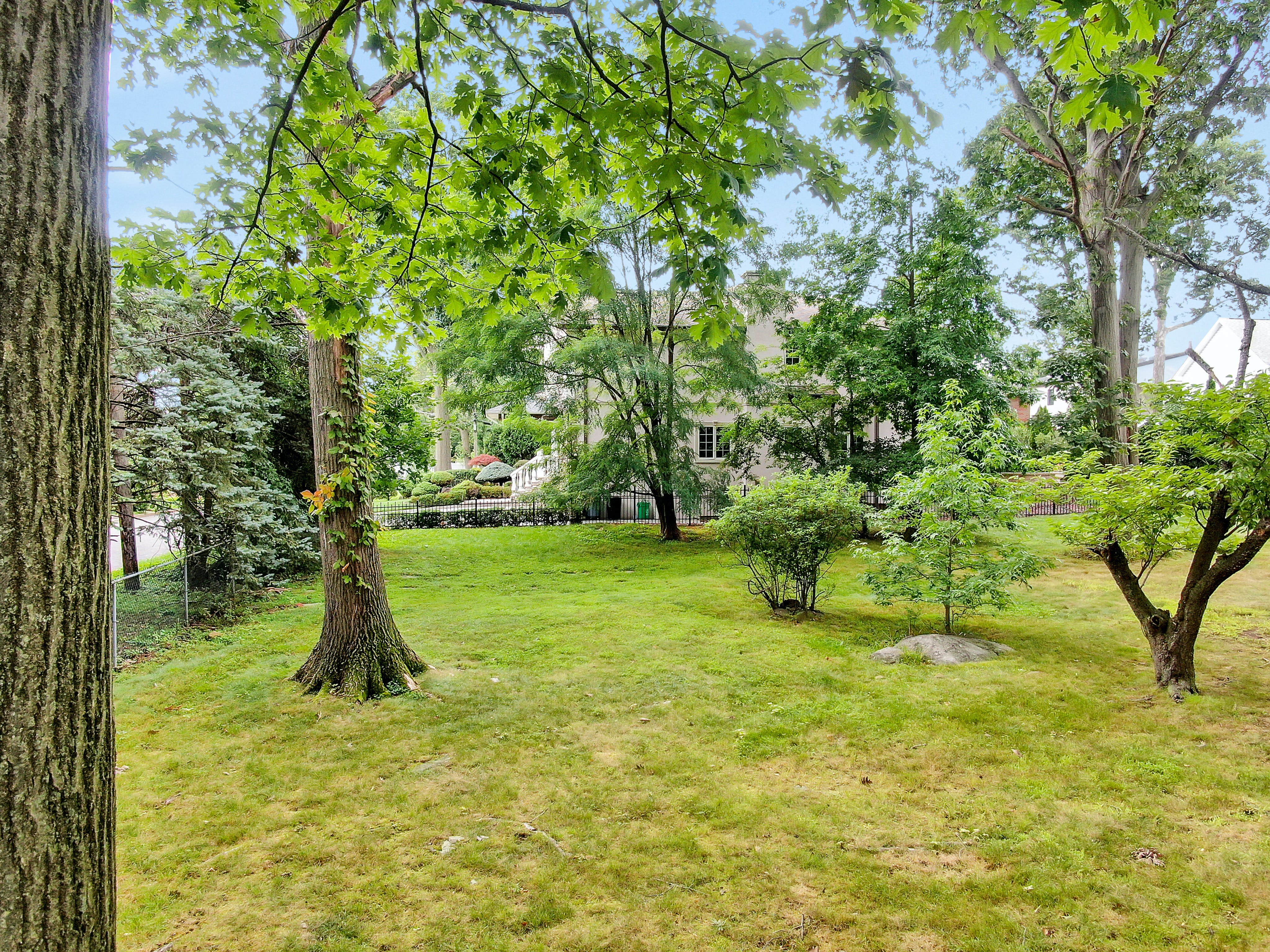 29 Roslyn Avenue