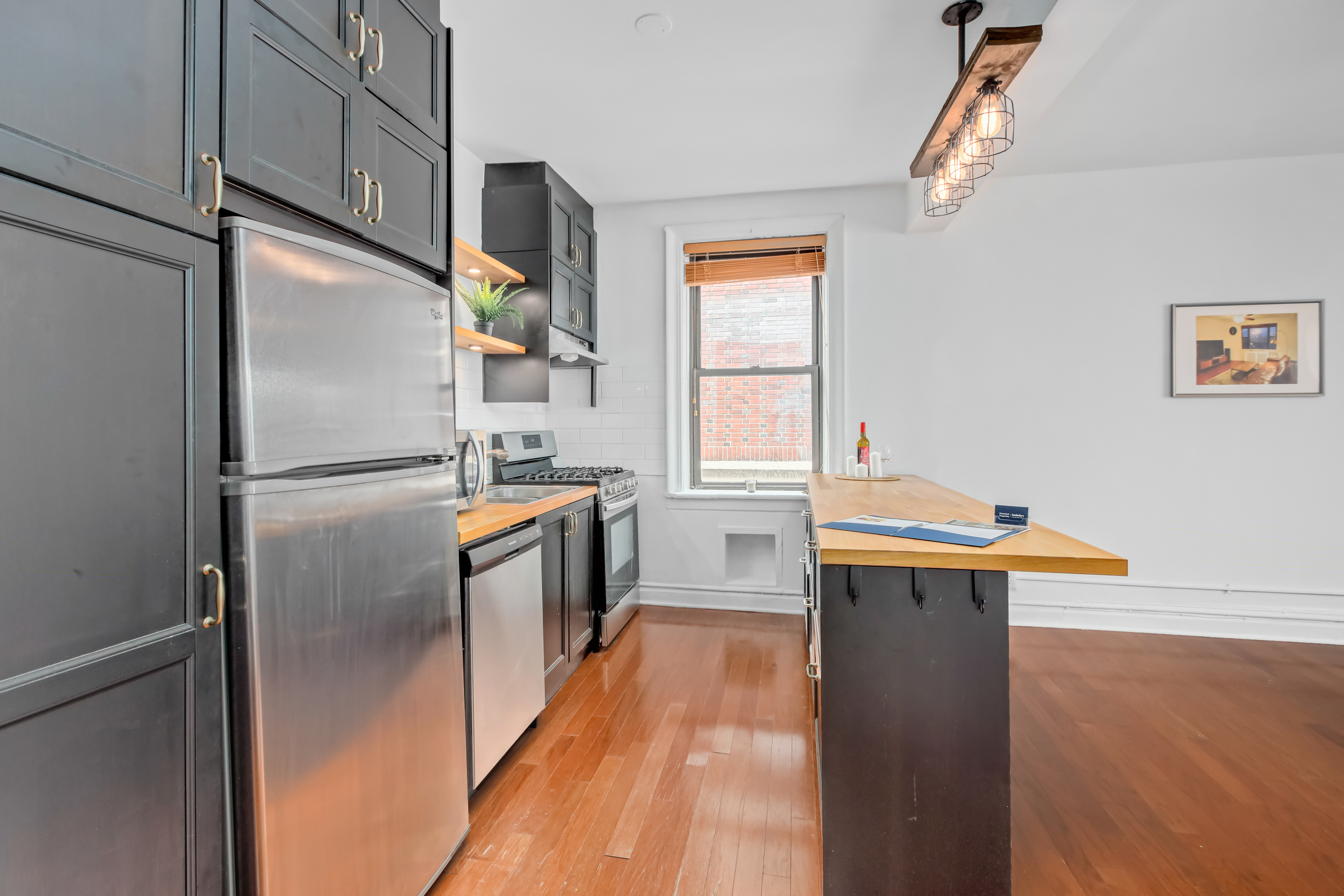 1055 Blvd East 8