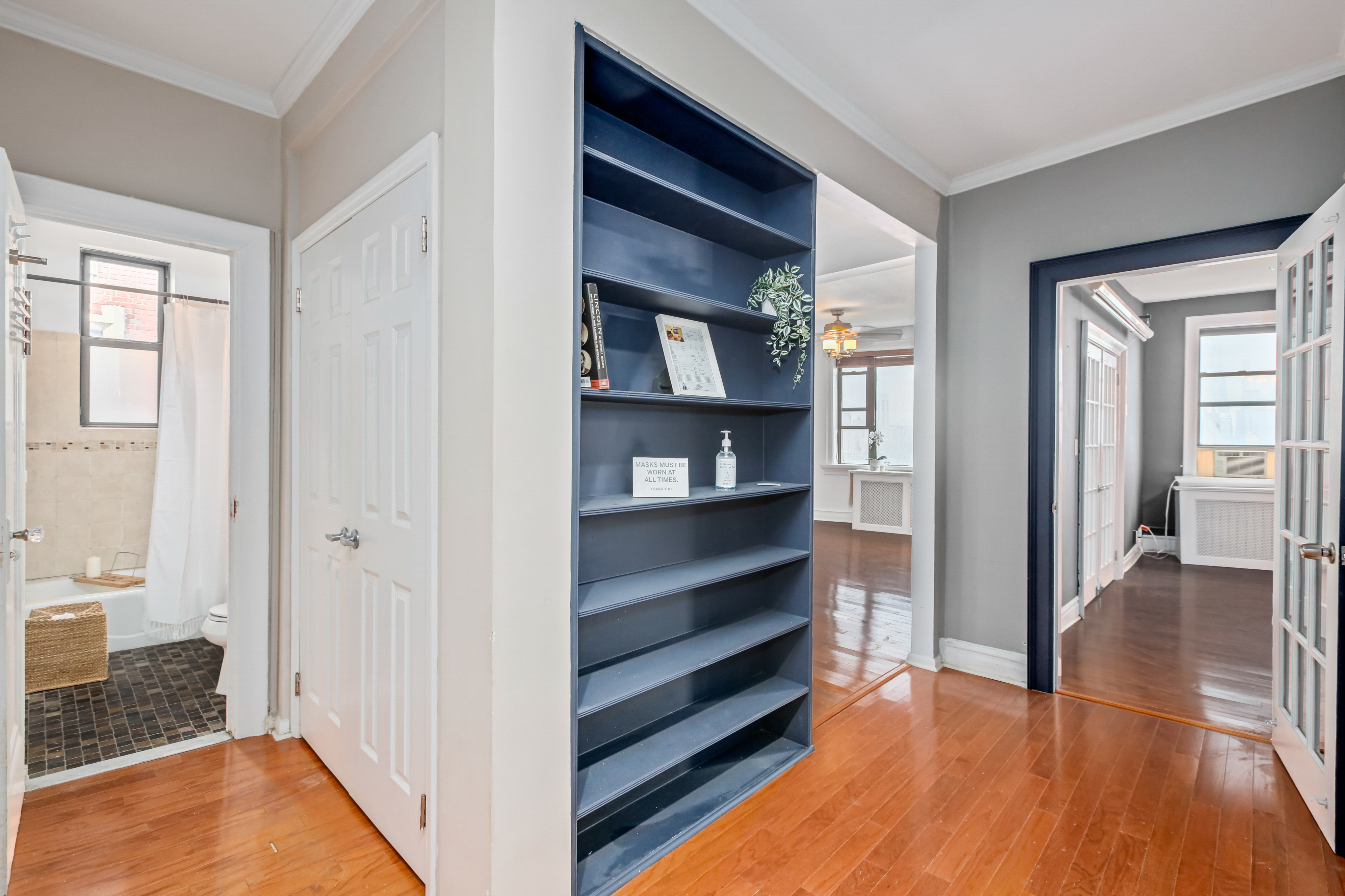 1055 Blvd East 8