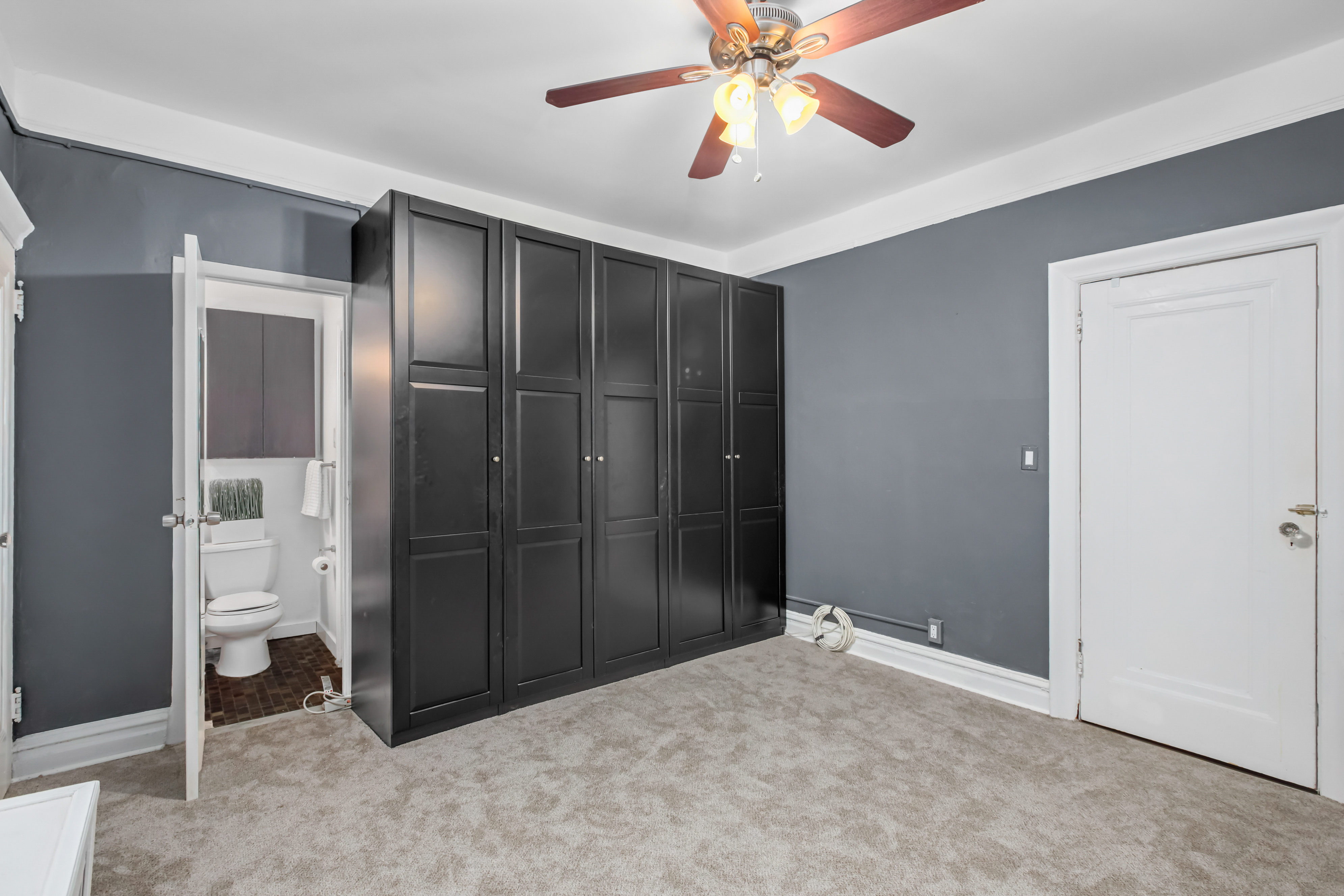 1055 Blvd East 8