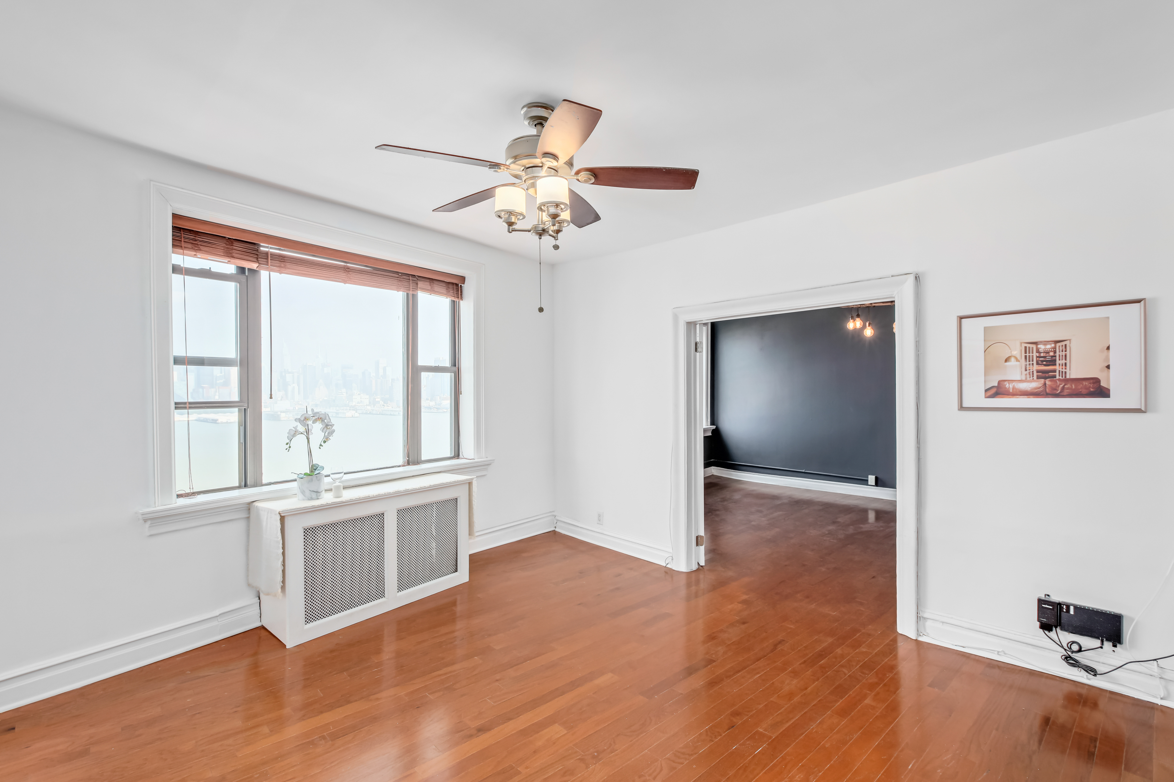 1055 Blvd East 8