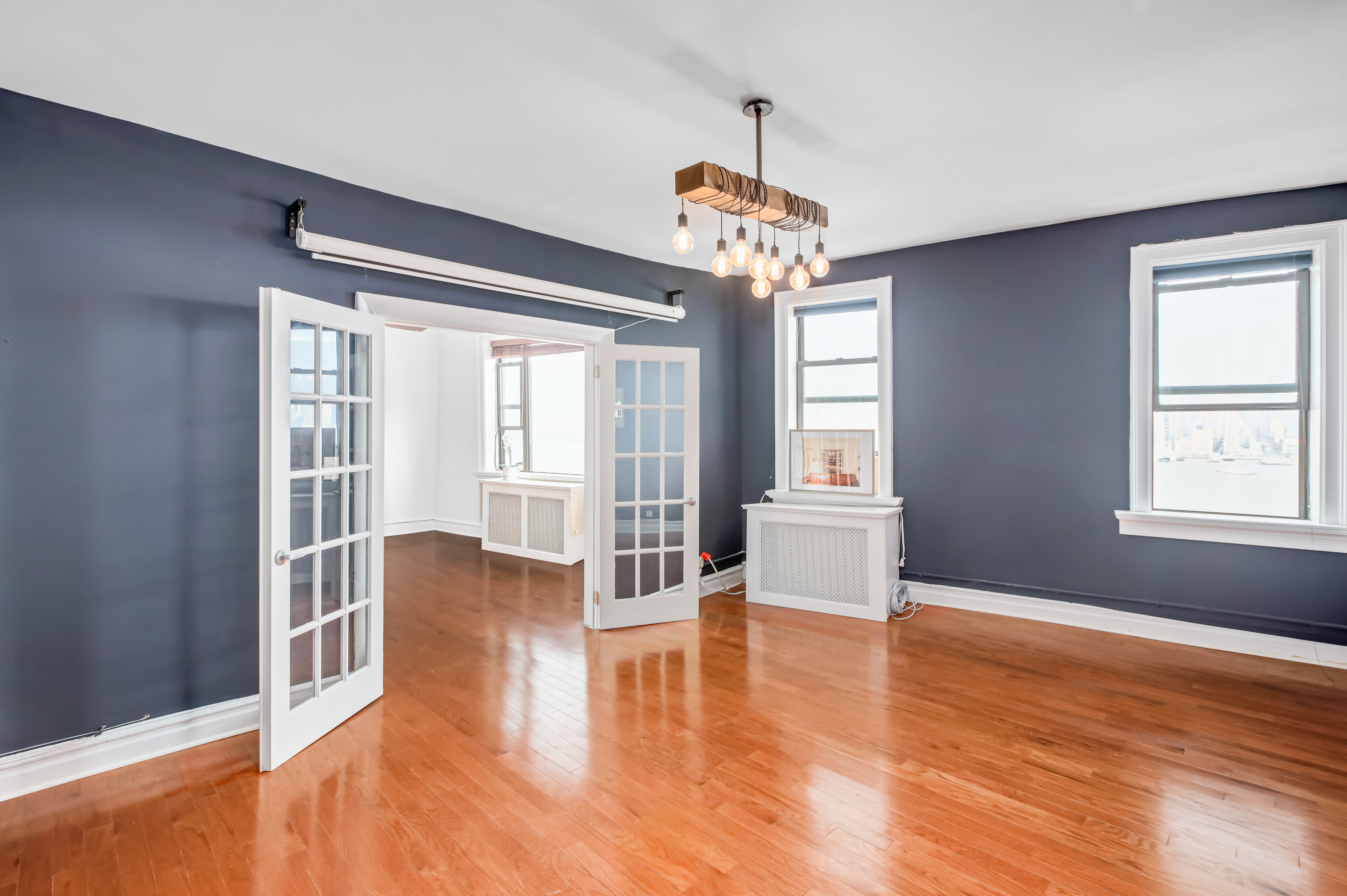 1055 Blvd East 8
