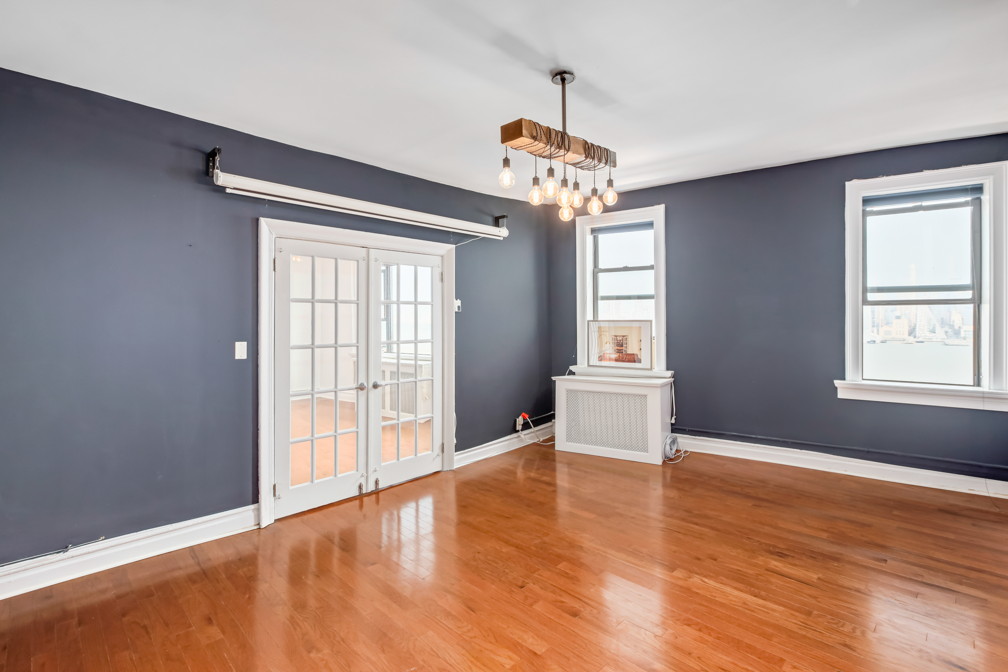 1055 Blvd East 8