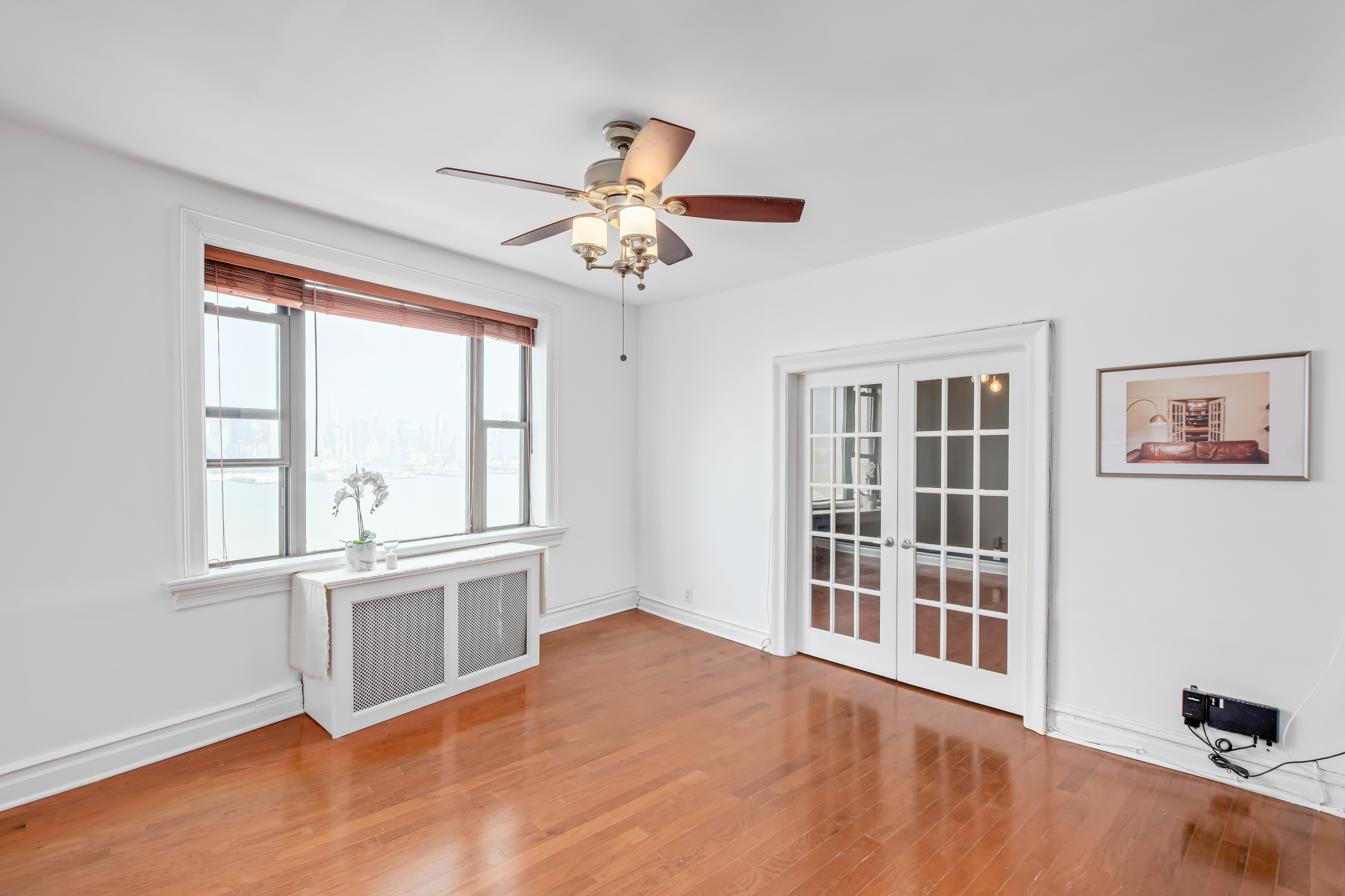 1055 Blvd East 8