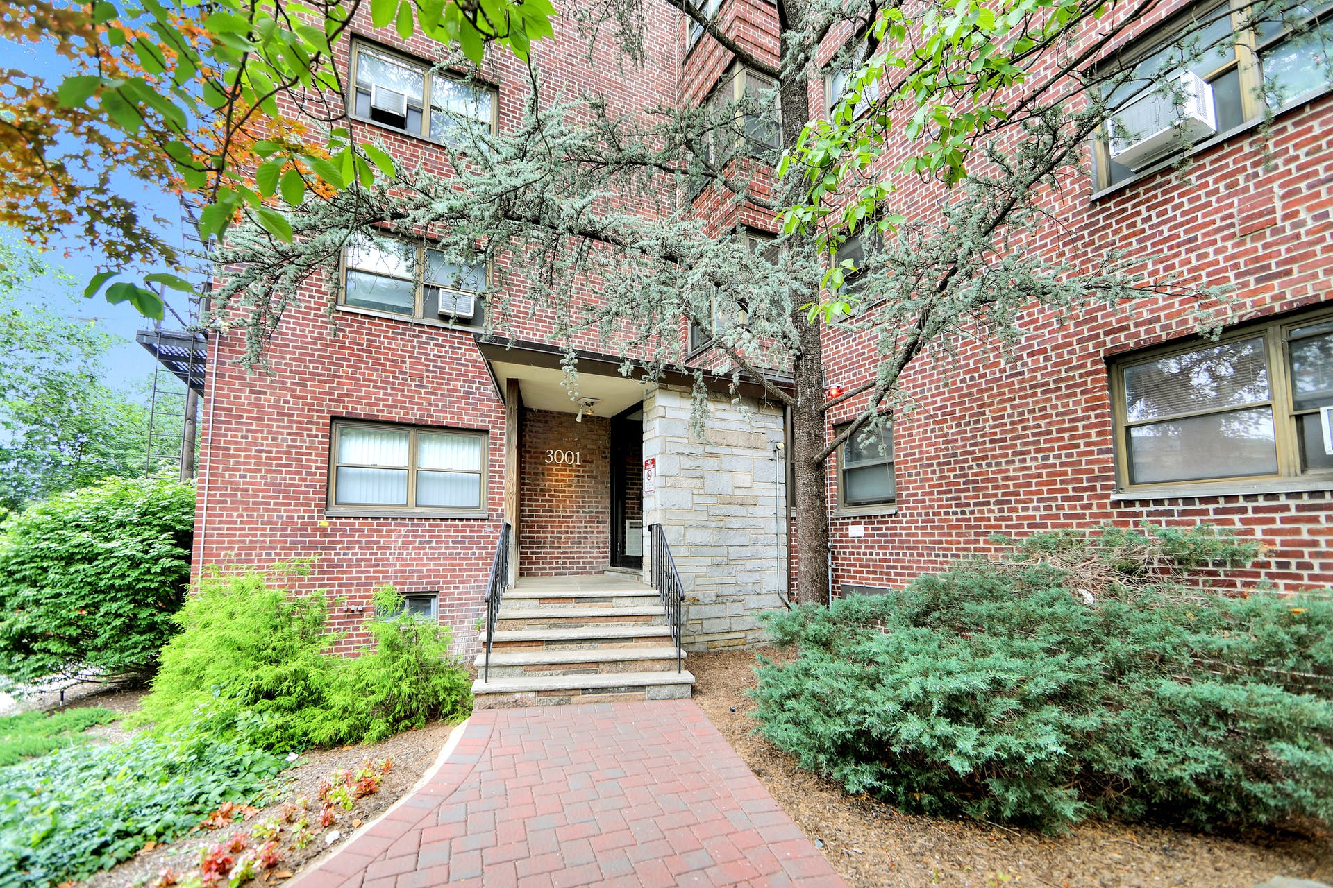 3001 Edwin Avenue #3B