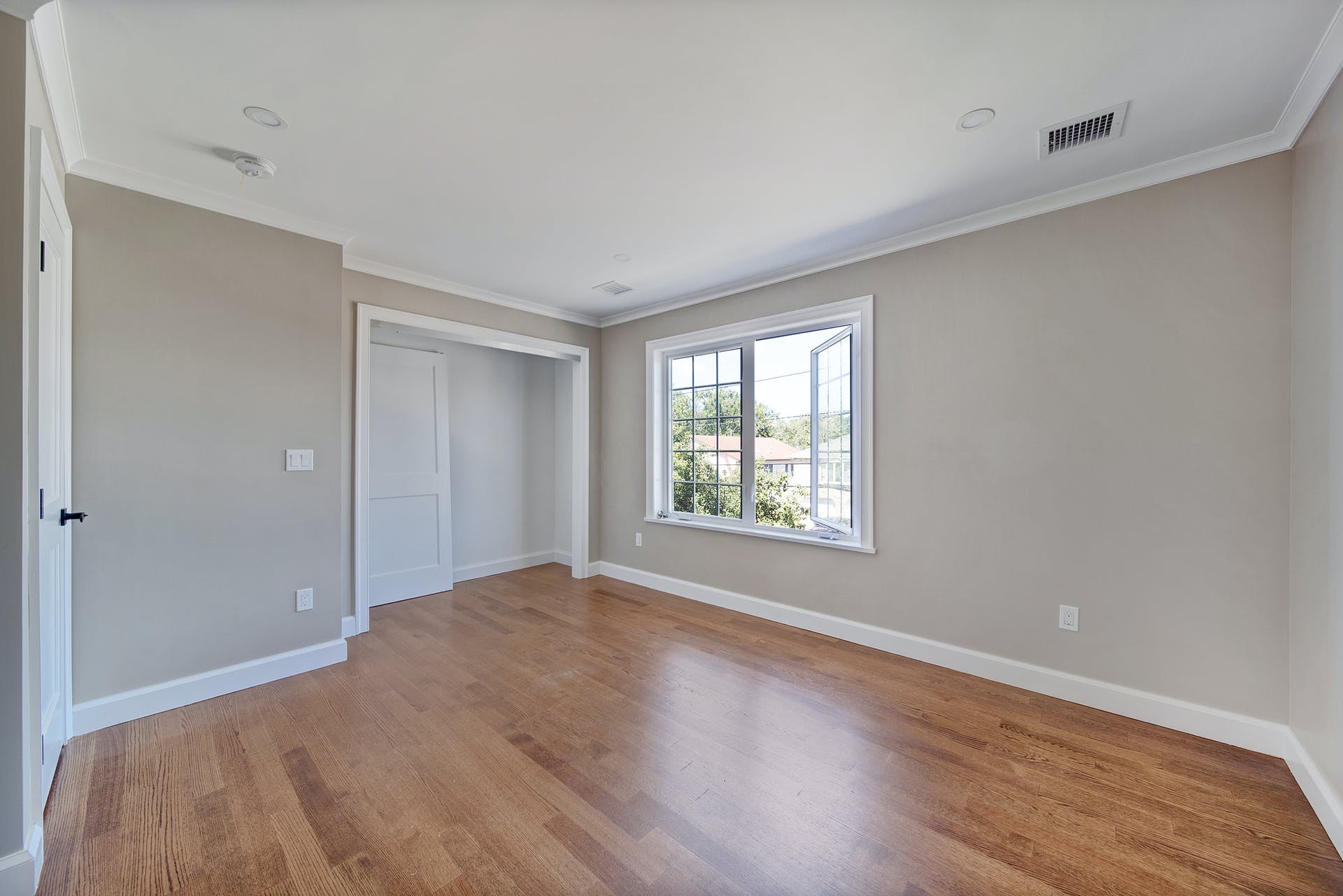 10 Hallberg Avenue