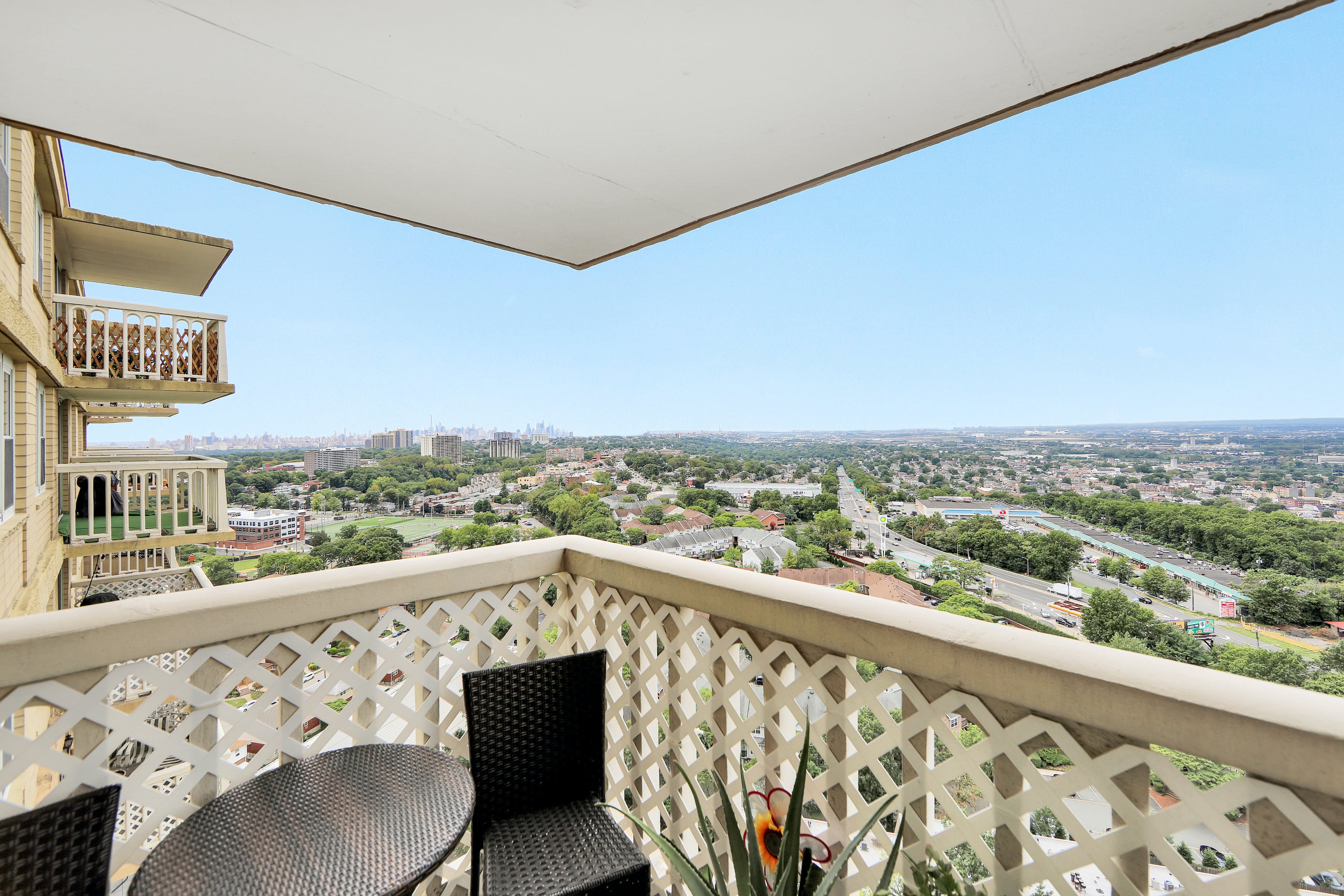 555 NORTH AVENUE #25L Mediterranean - W