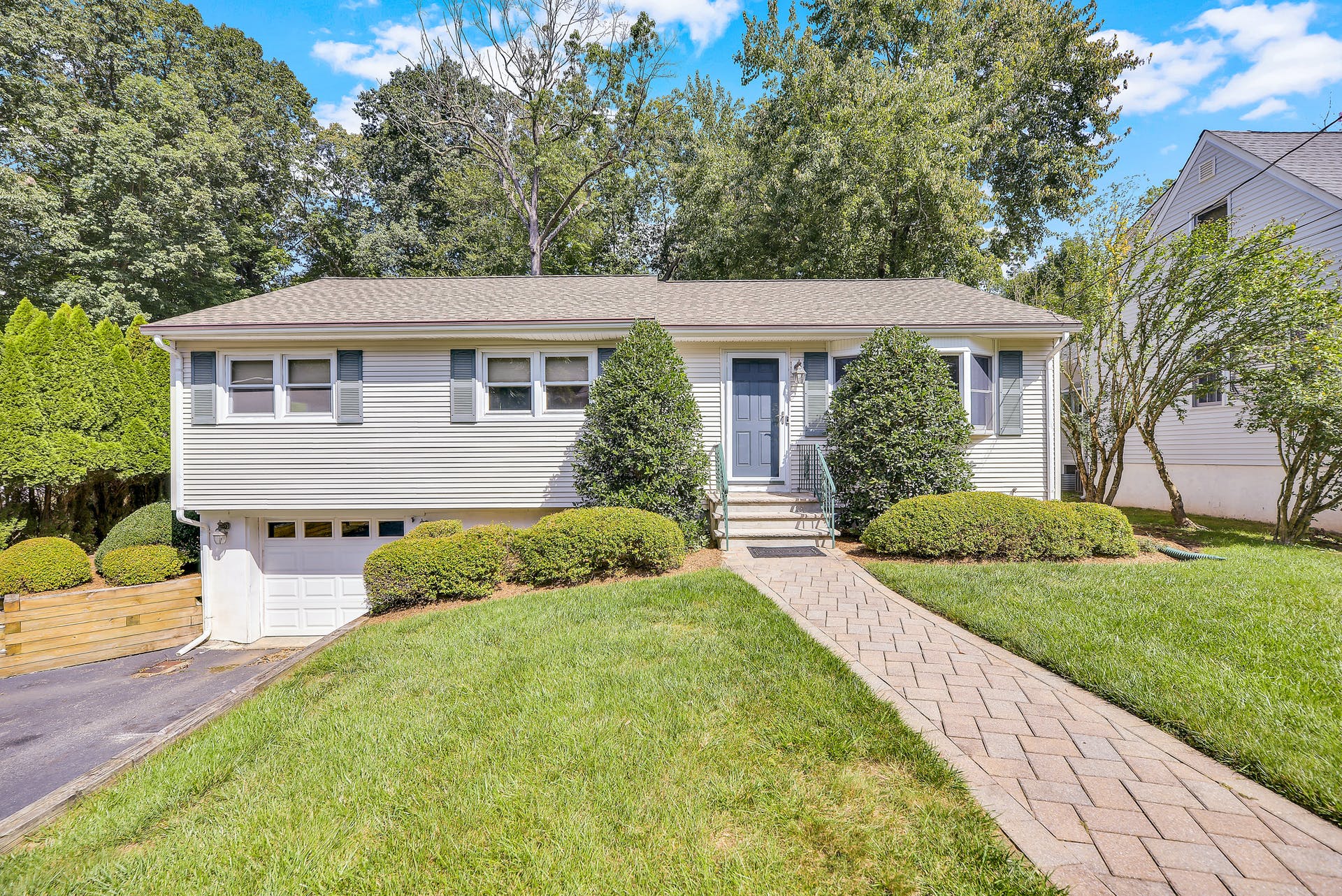 27 Pawnee Avenue