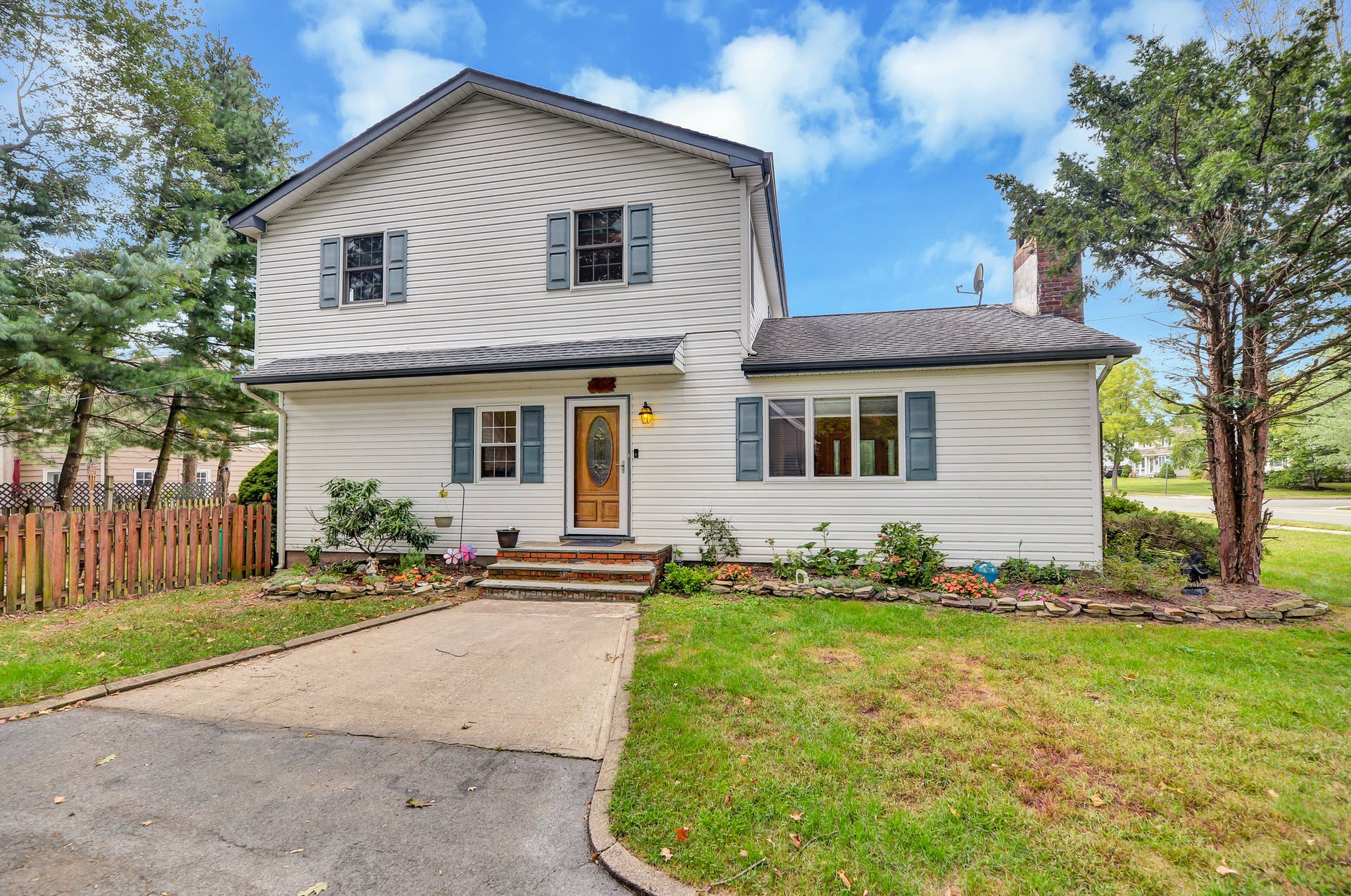 325 Eastside Avenue