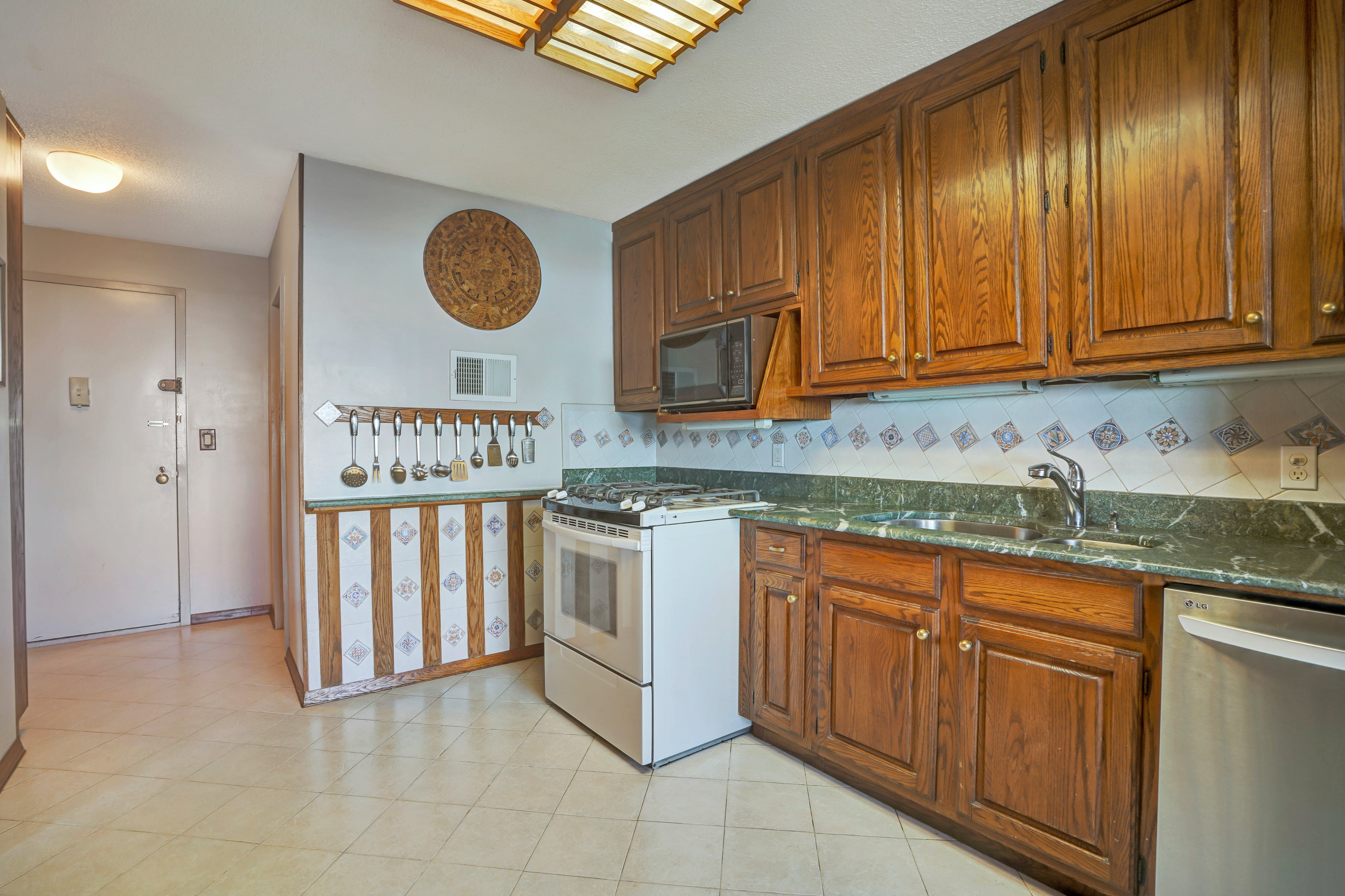 1600 Parker Avenue # 5/6E Century Tower
