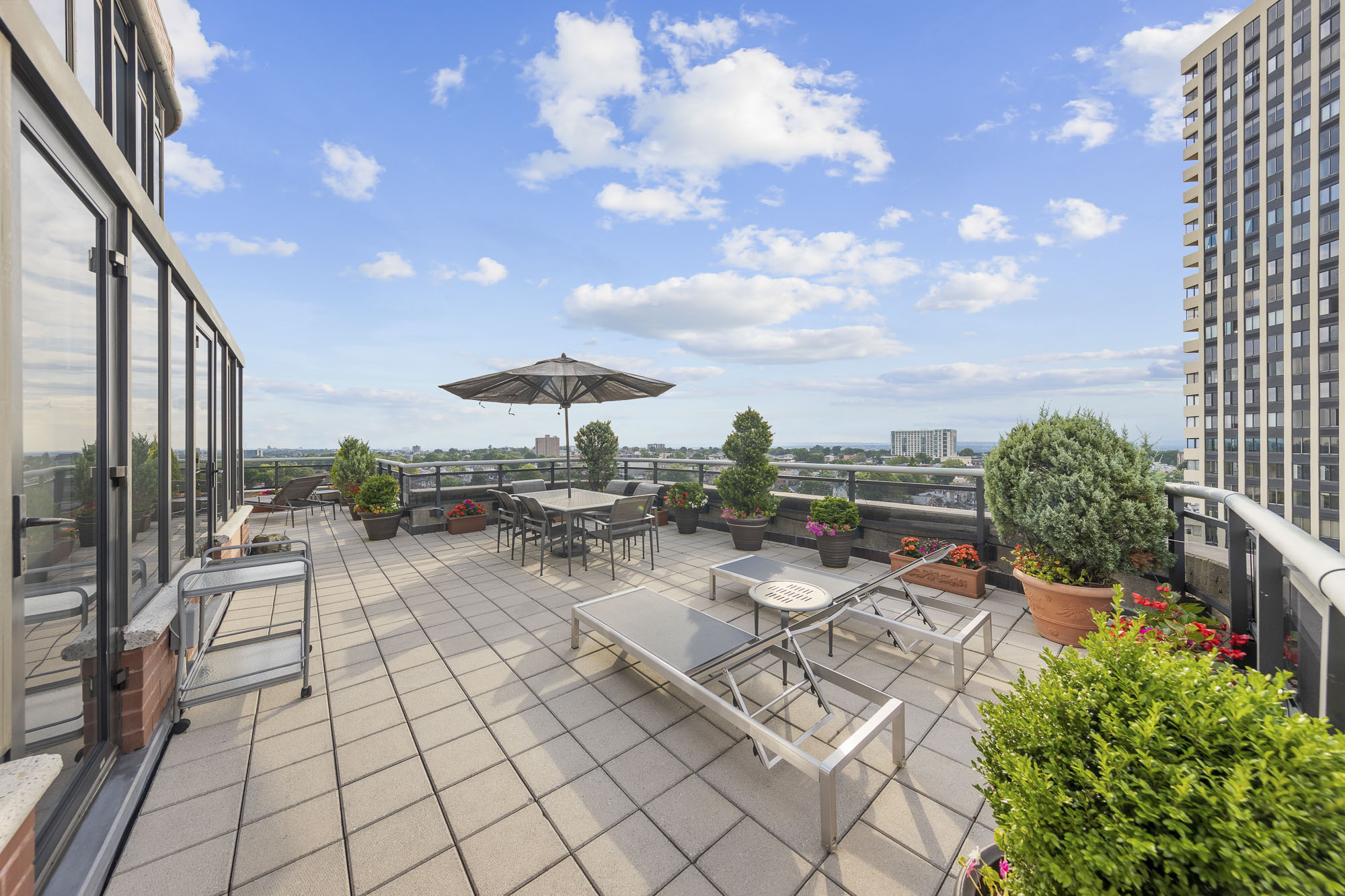 100 Carlyle Drive PH-CS