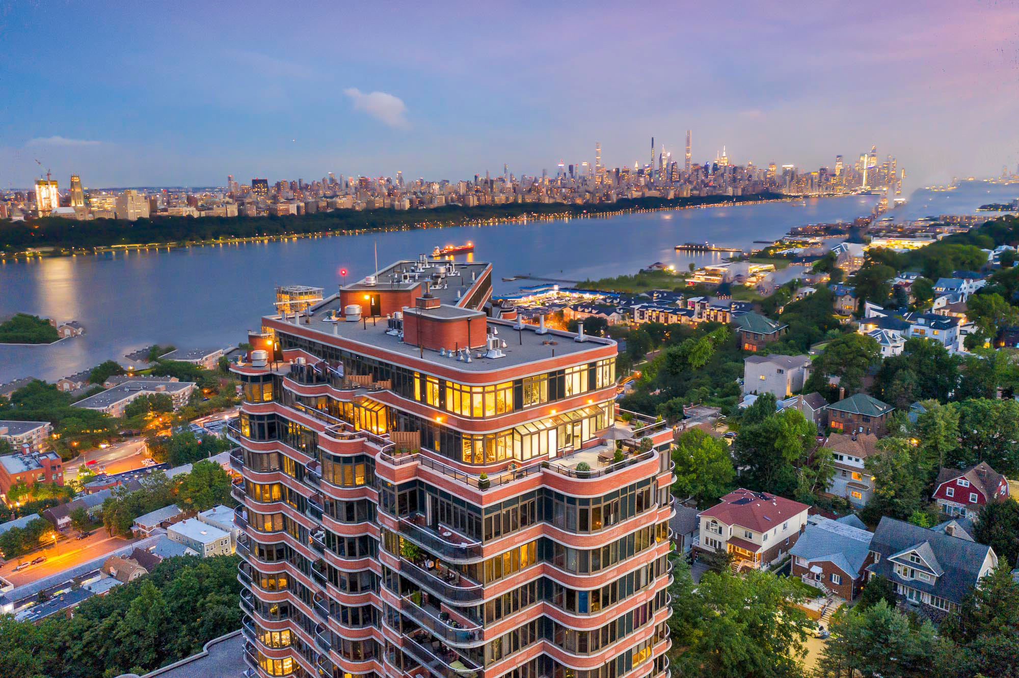 100 Carlyle Drive PH-CS
