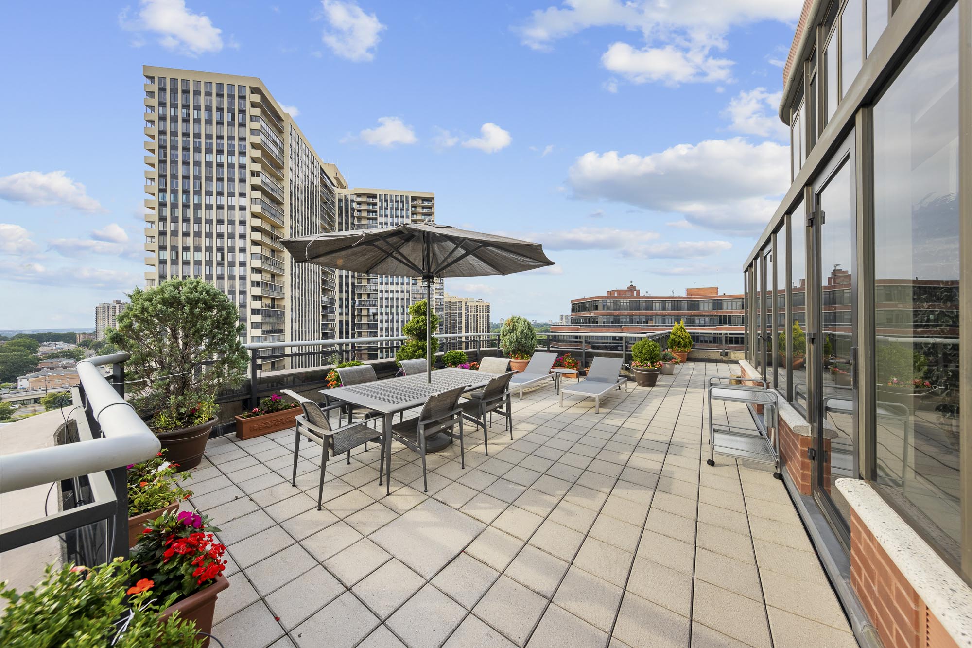 100 Carlyle Drive PH-CS