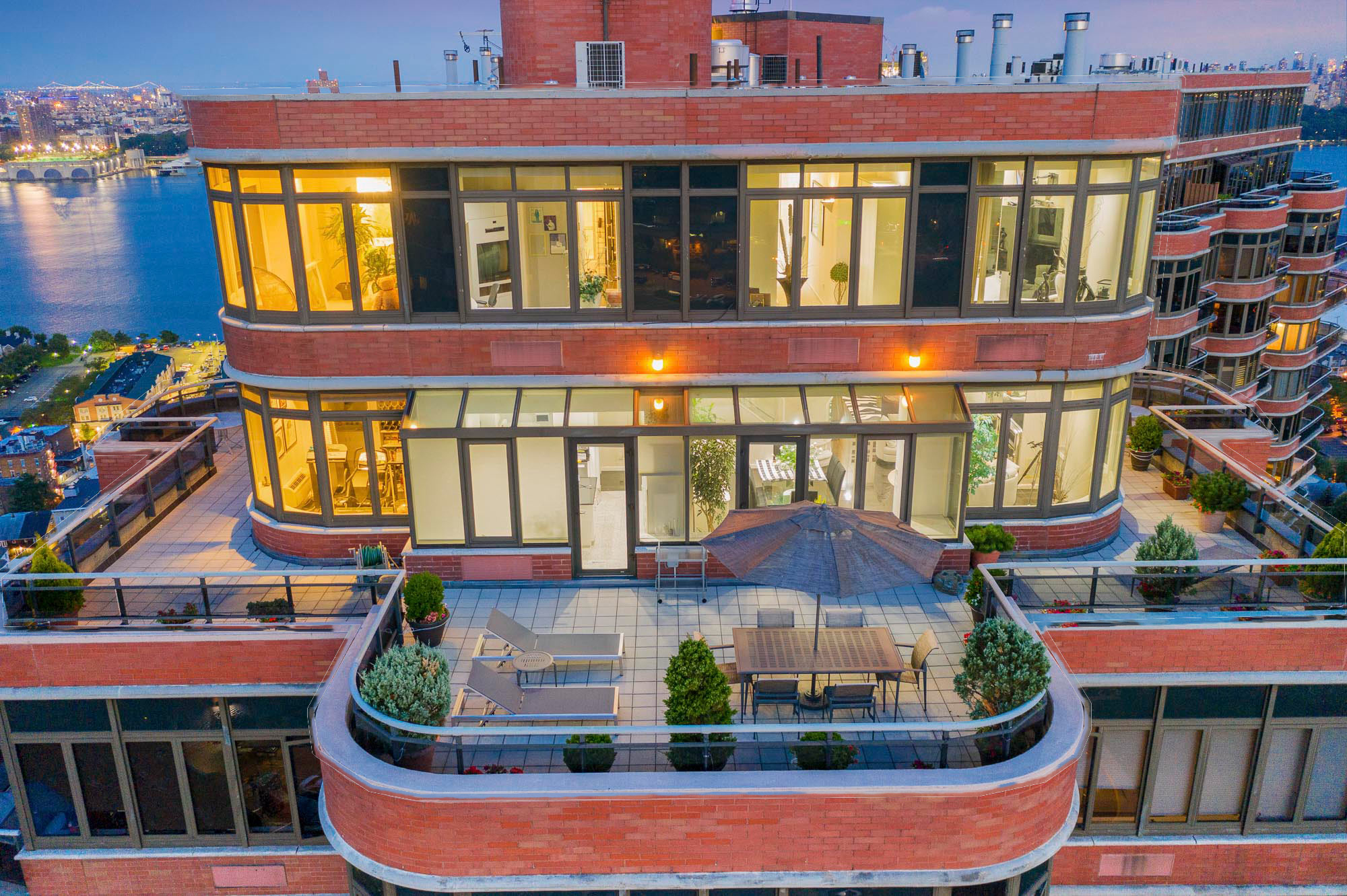 100 Carlyle Drive PH-CS
