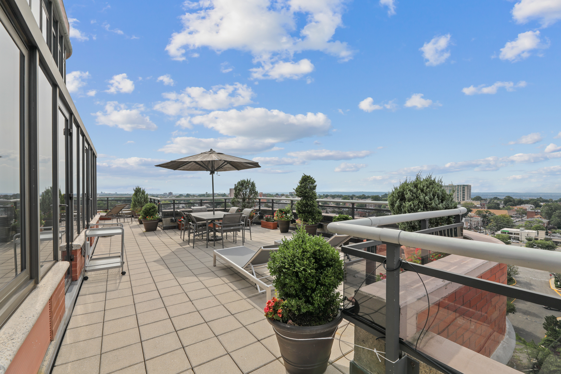 100 Carlyle Drive PH-CS