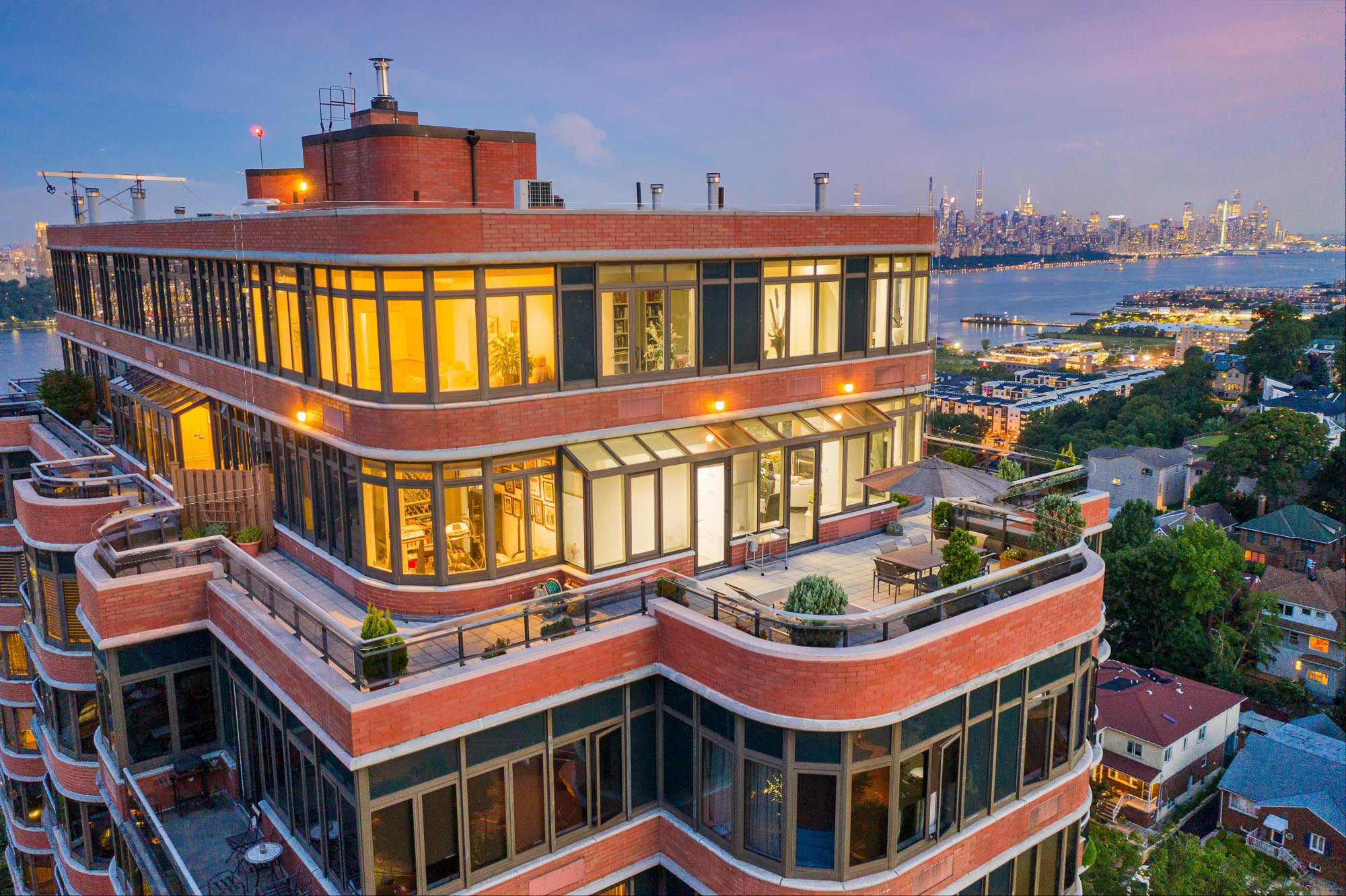 100 Carlyle Drive PH-CS