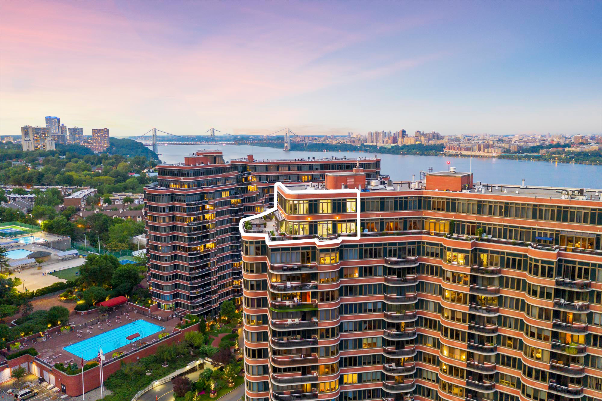100 Carlyle Drive PH-CS