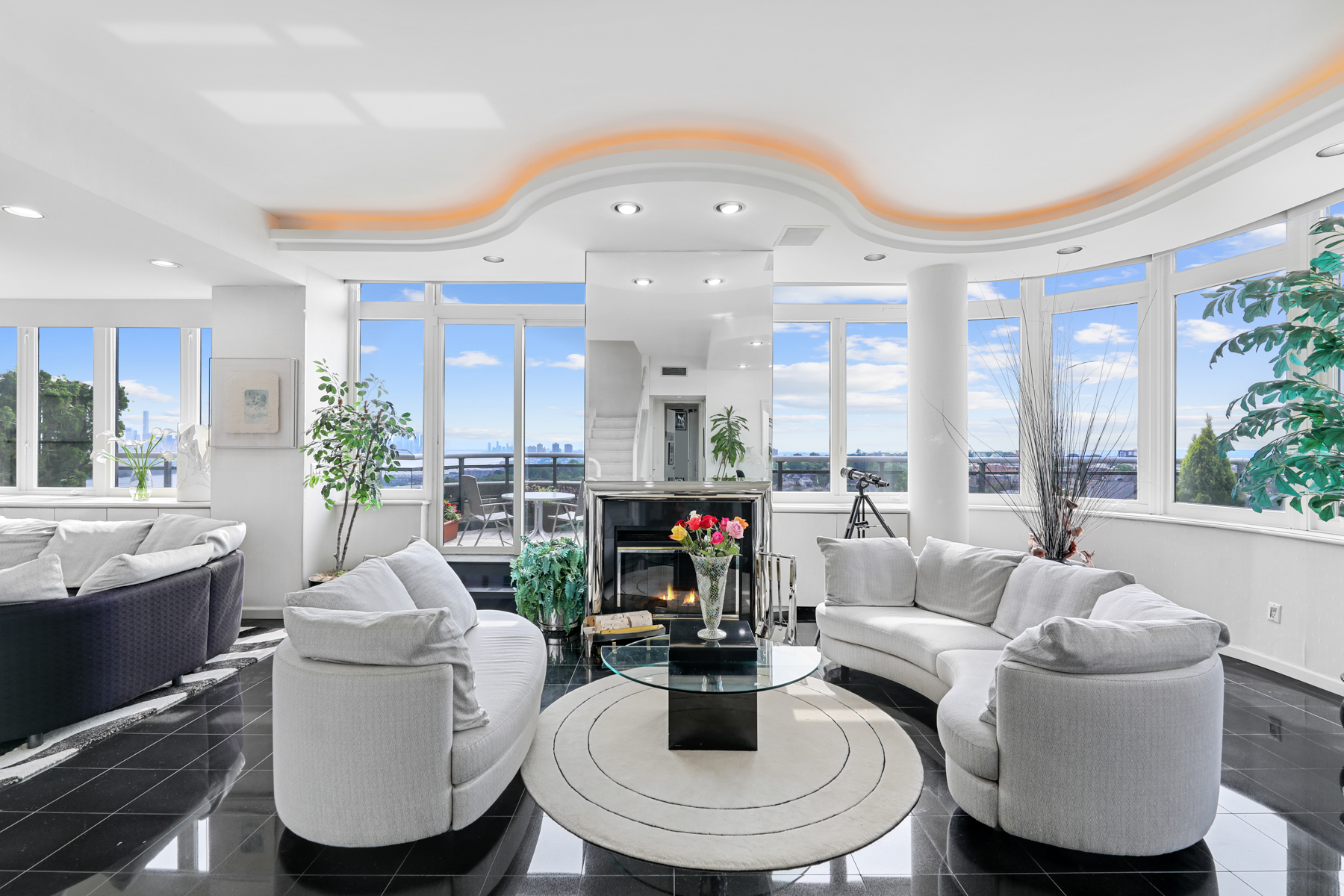 100 Carlyle Drive PH-CS