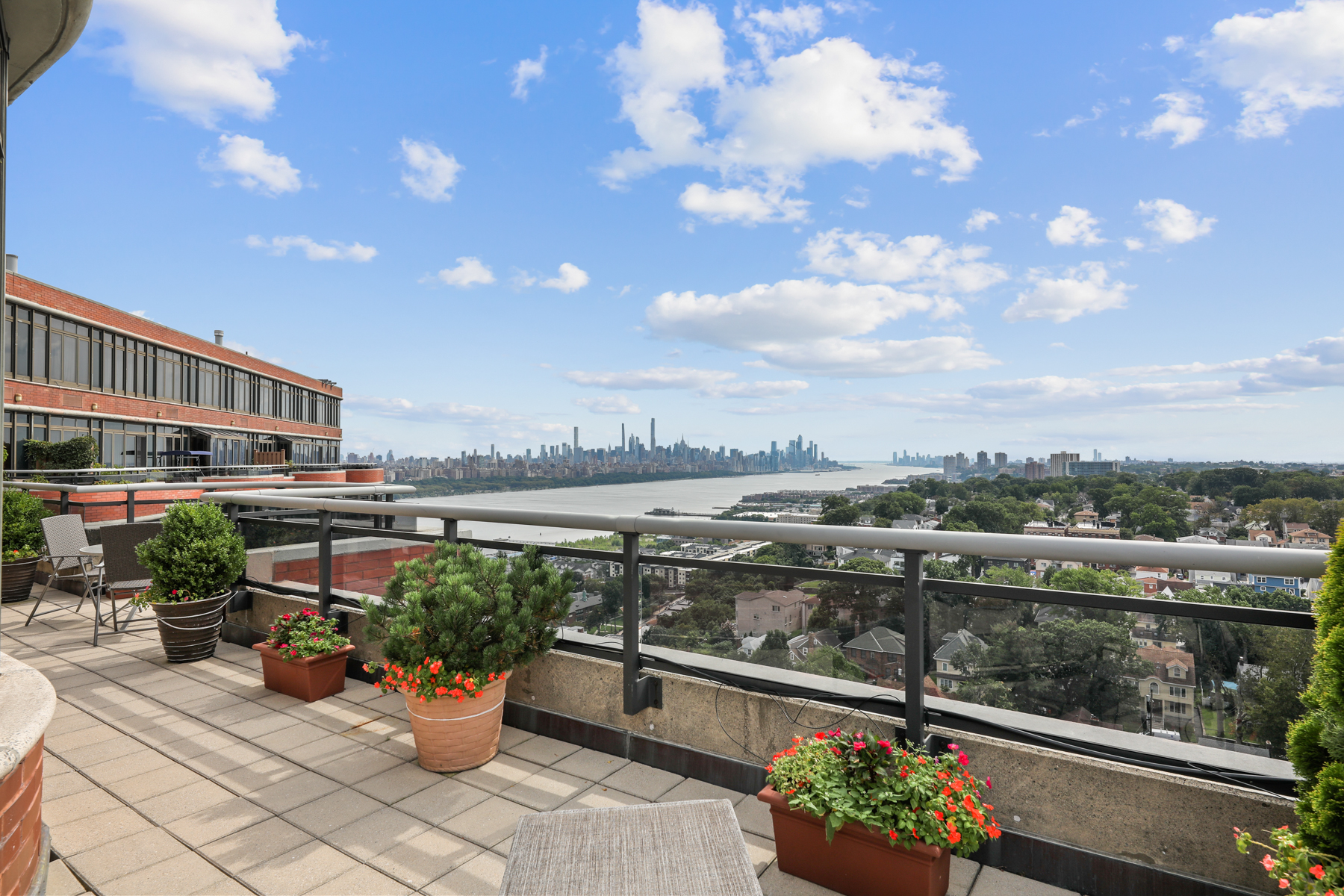 100 Carlyle Drive PH-CS