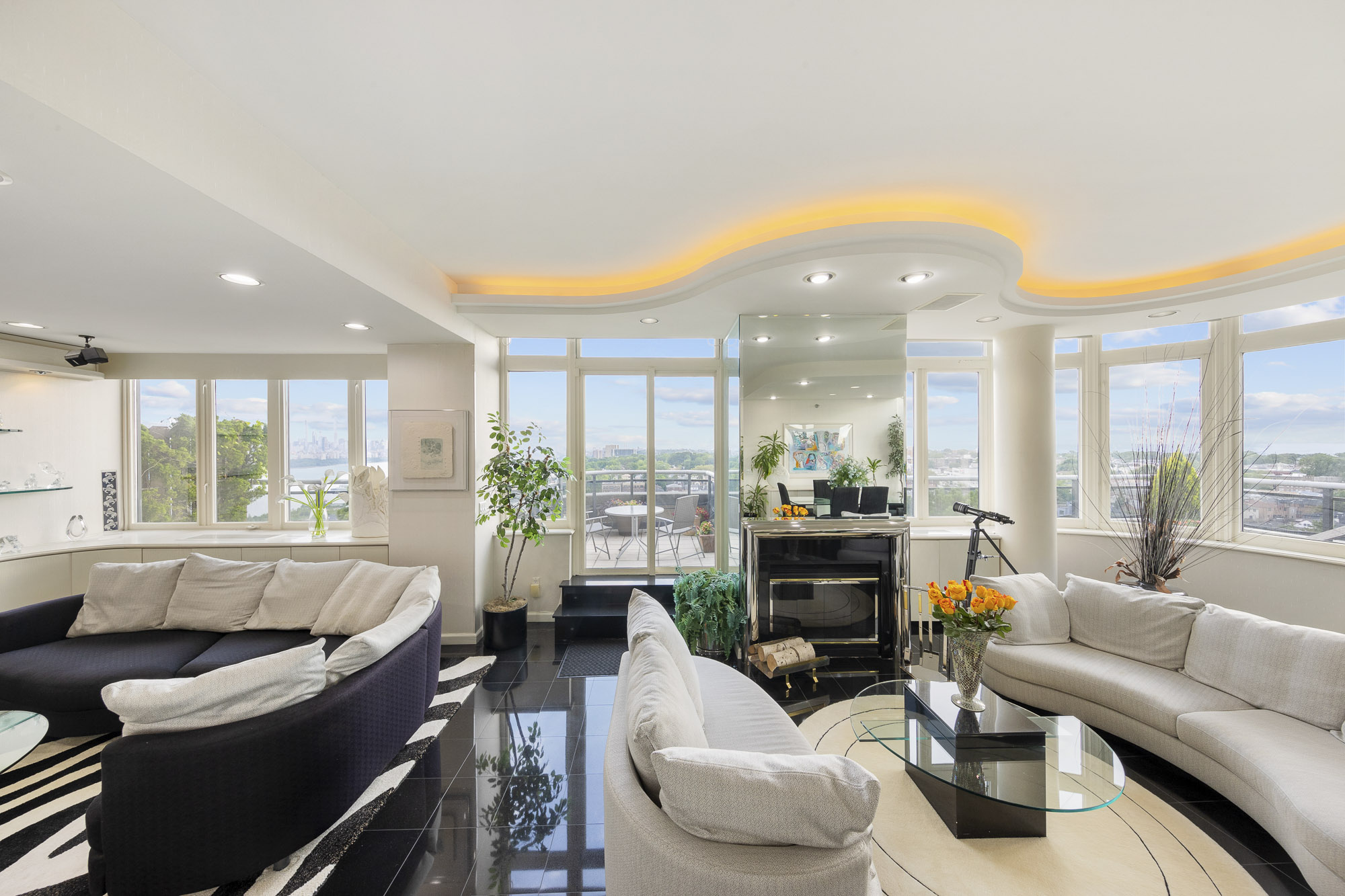 100 Carlyle Drive PH-CS