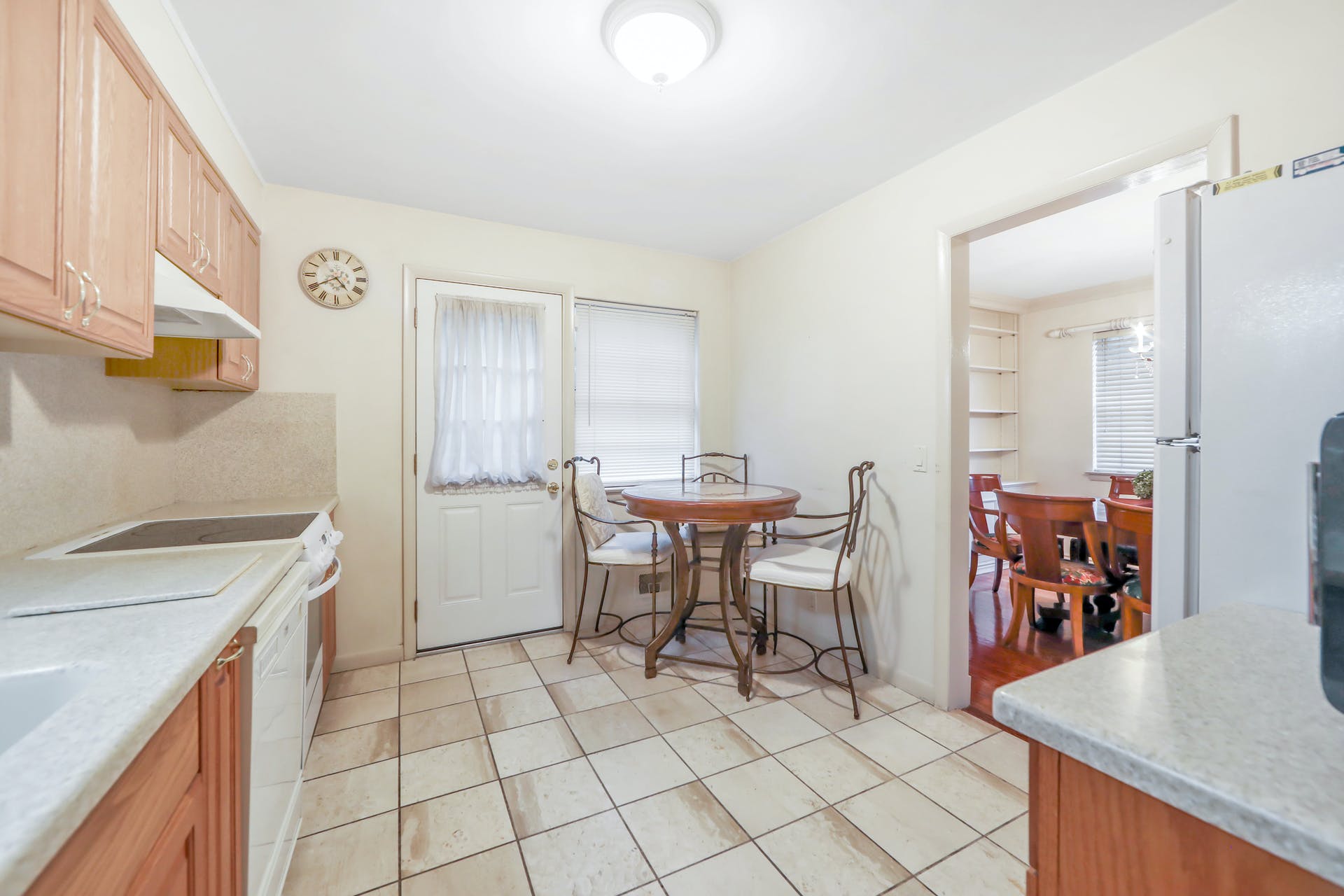 52 Dwight Pl A