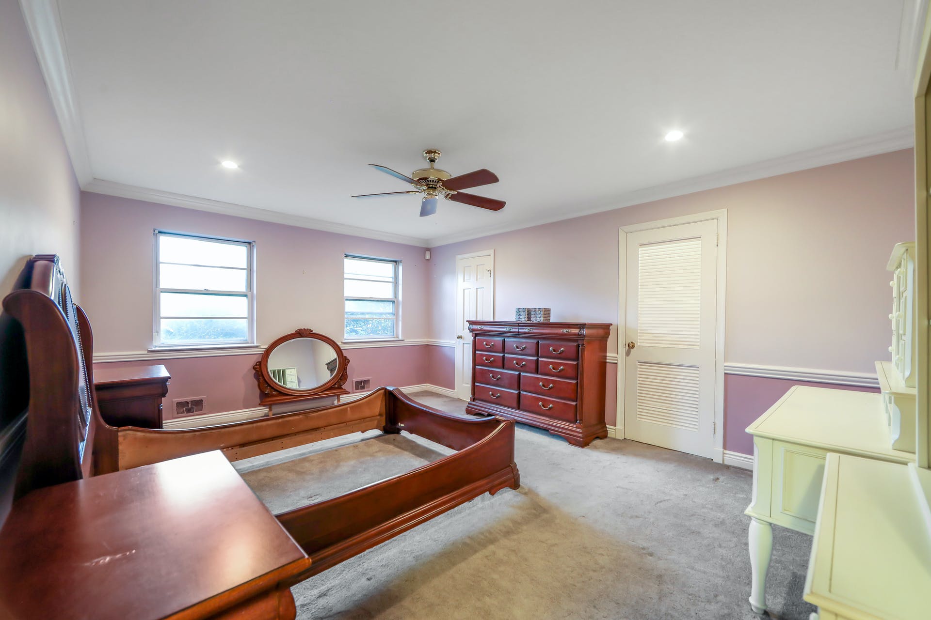 52 Dwight Pl A