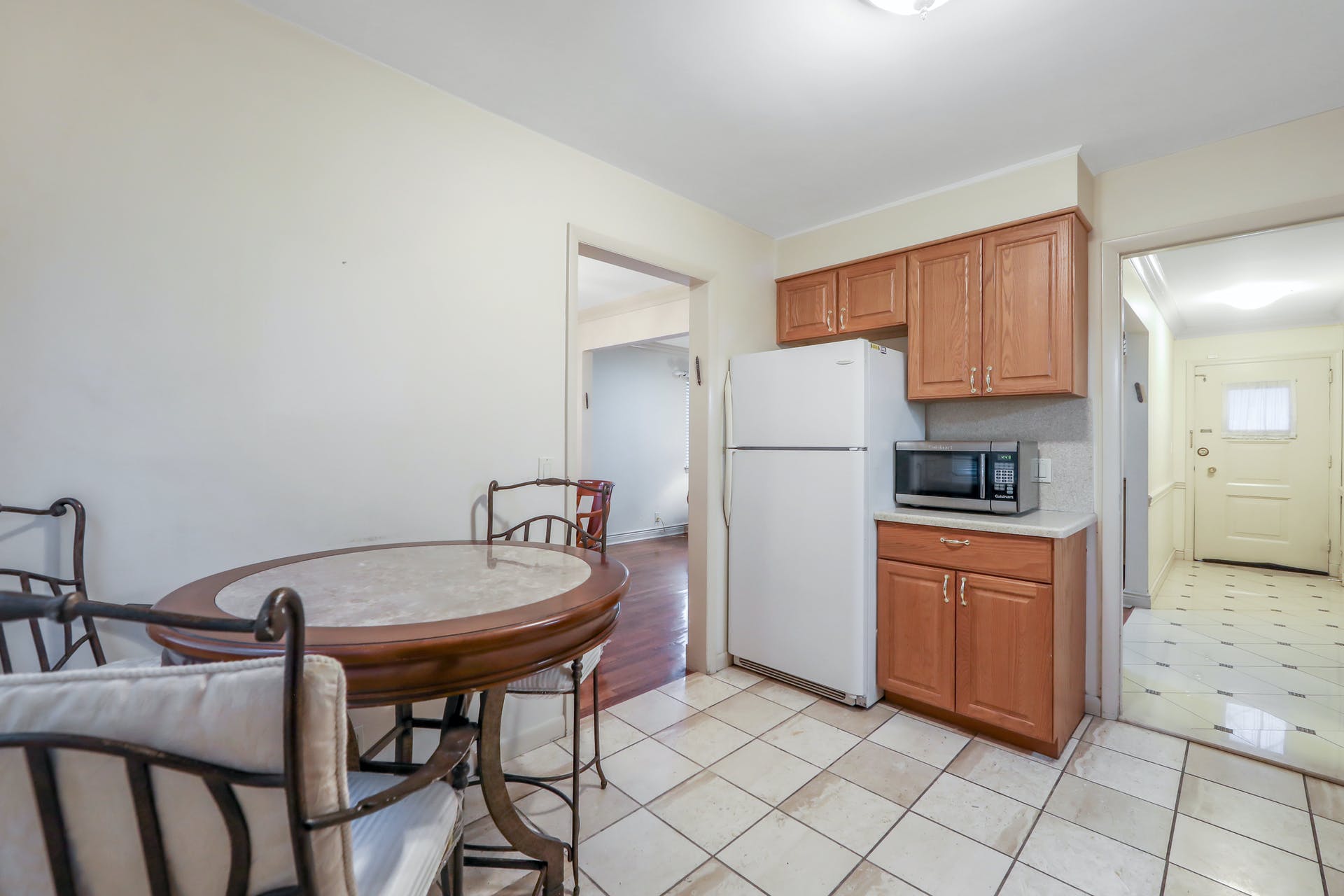 52 Dwight Pl A
