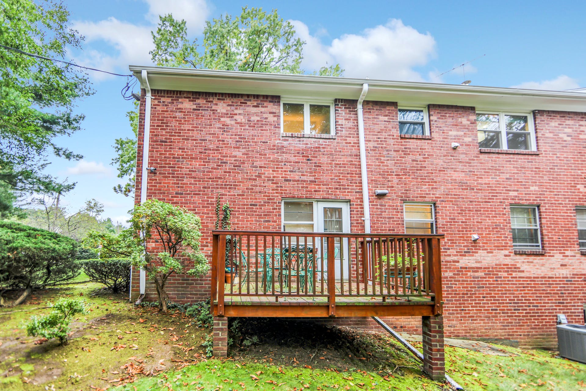 52 Dwight Pl A