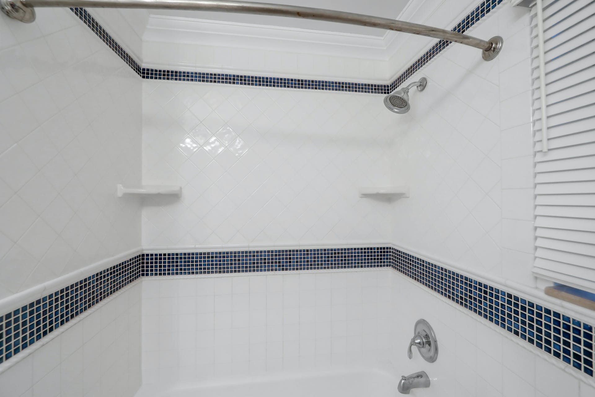 52 Dwight Pl A