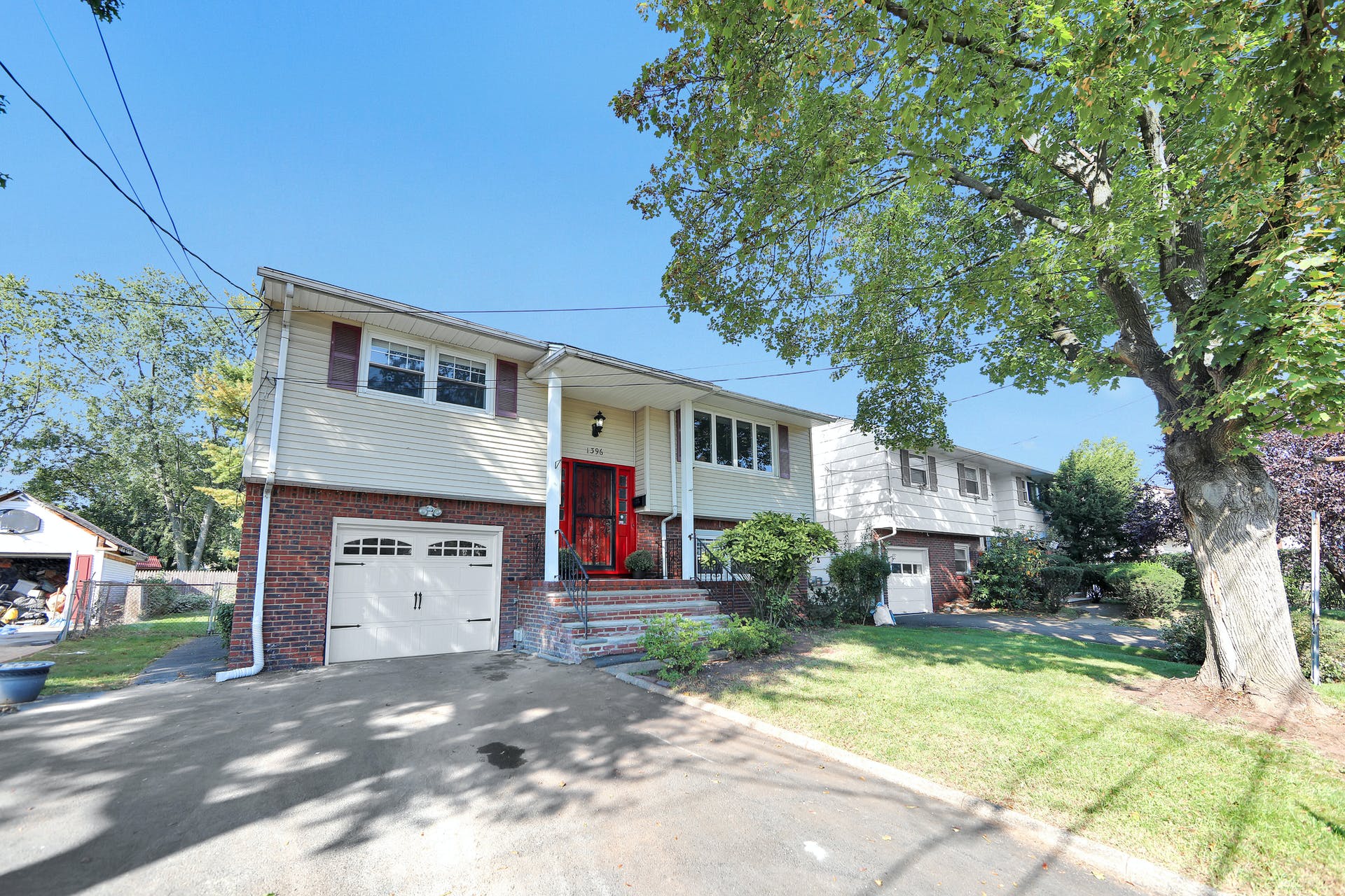1396 Gustav Ave