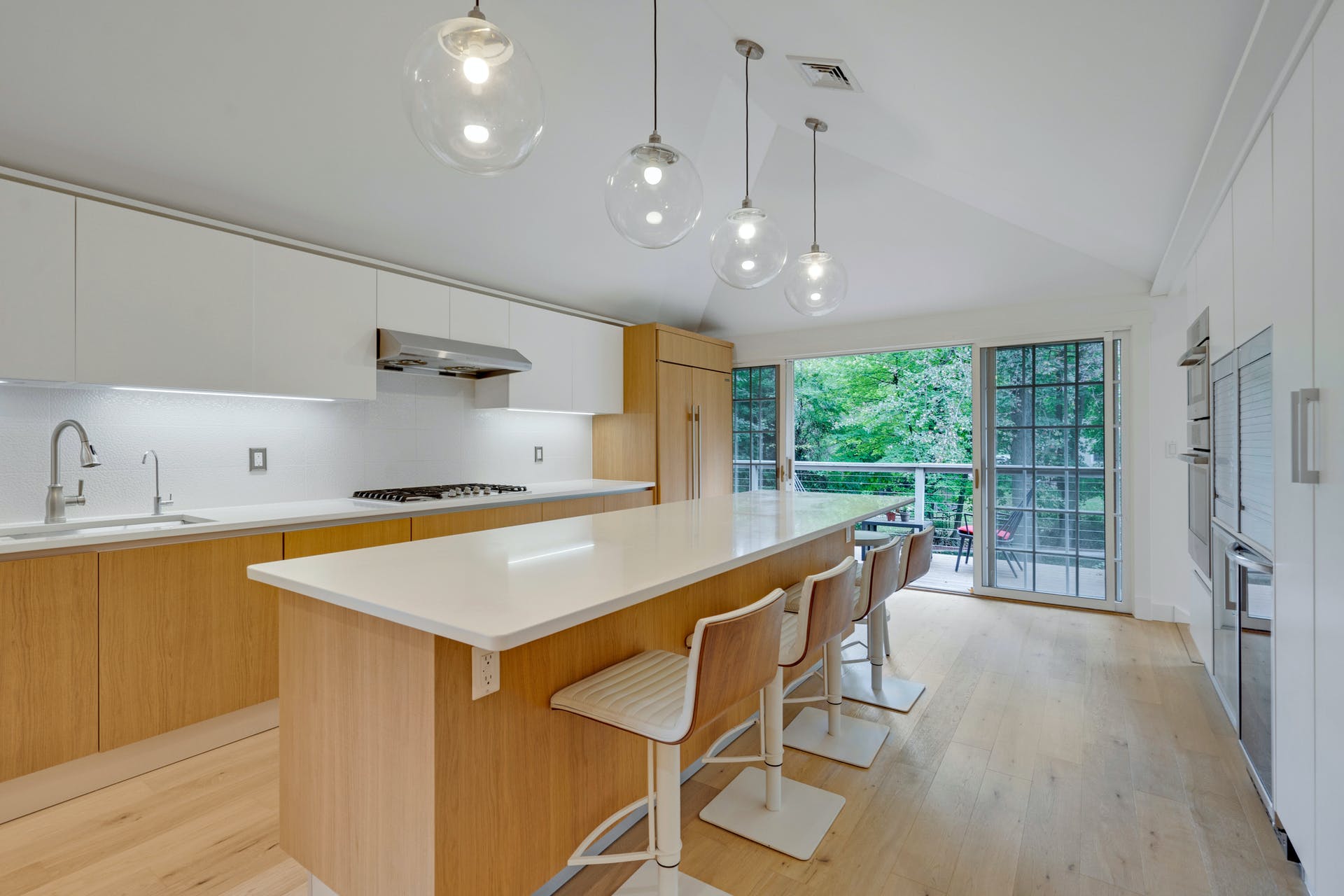 115 Creston Ave