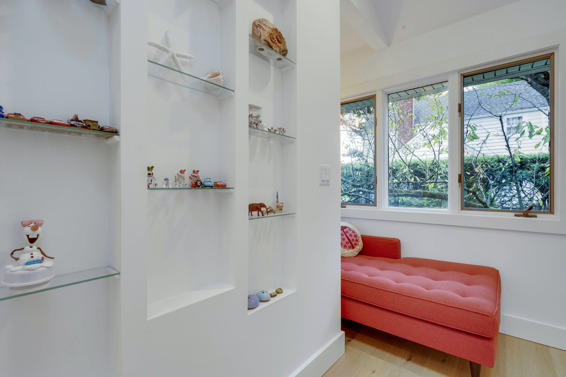 115 Creston Ave