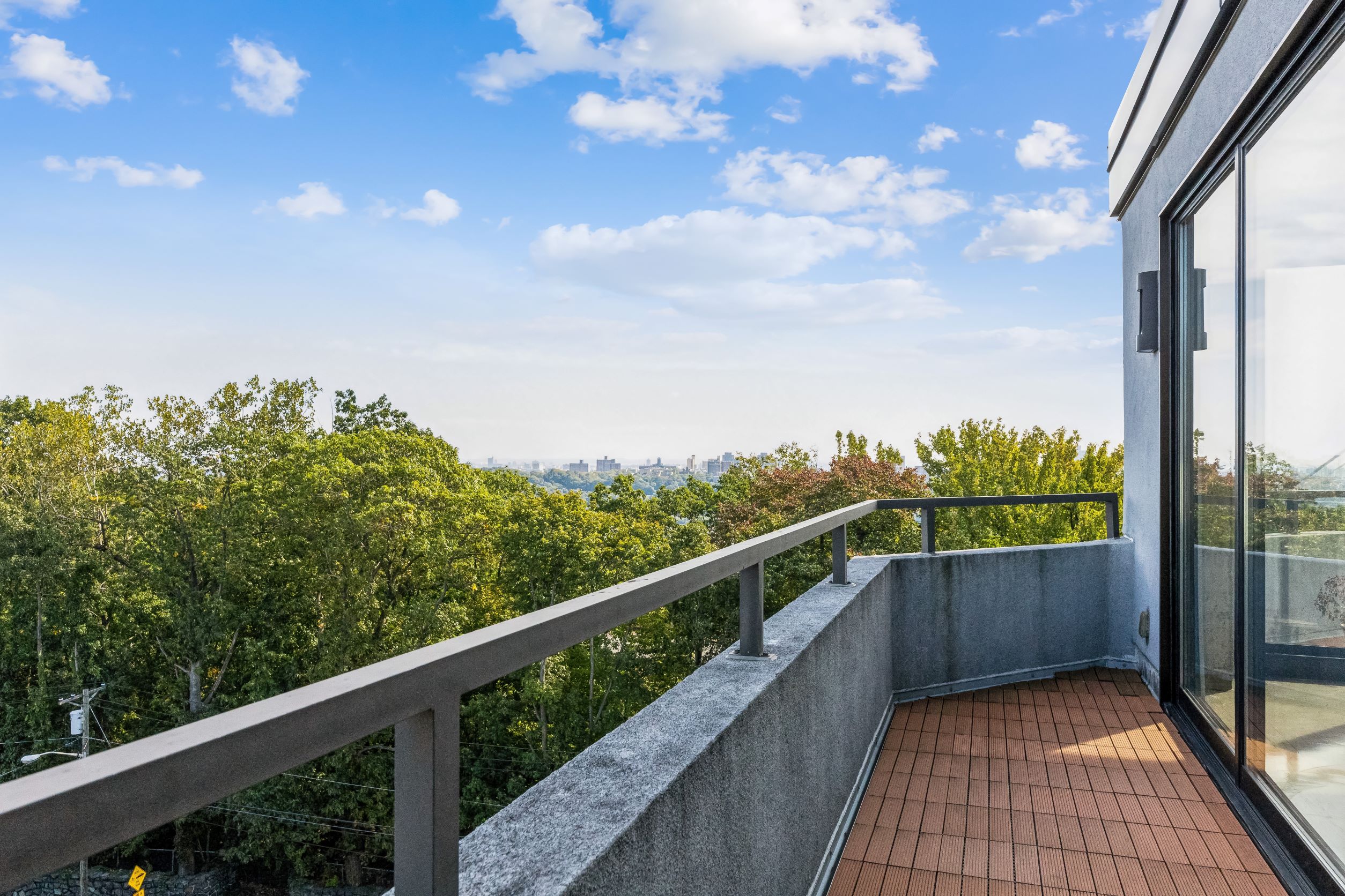 2500 Hudson Terrace 6N